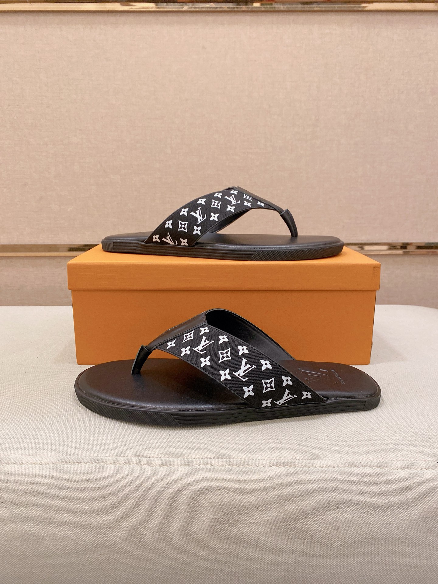 LV Style Leather Men's Shoes style reference detail image 7 from source 780878