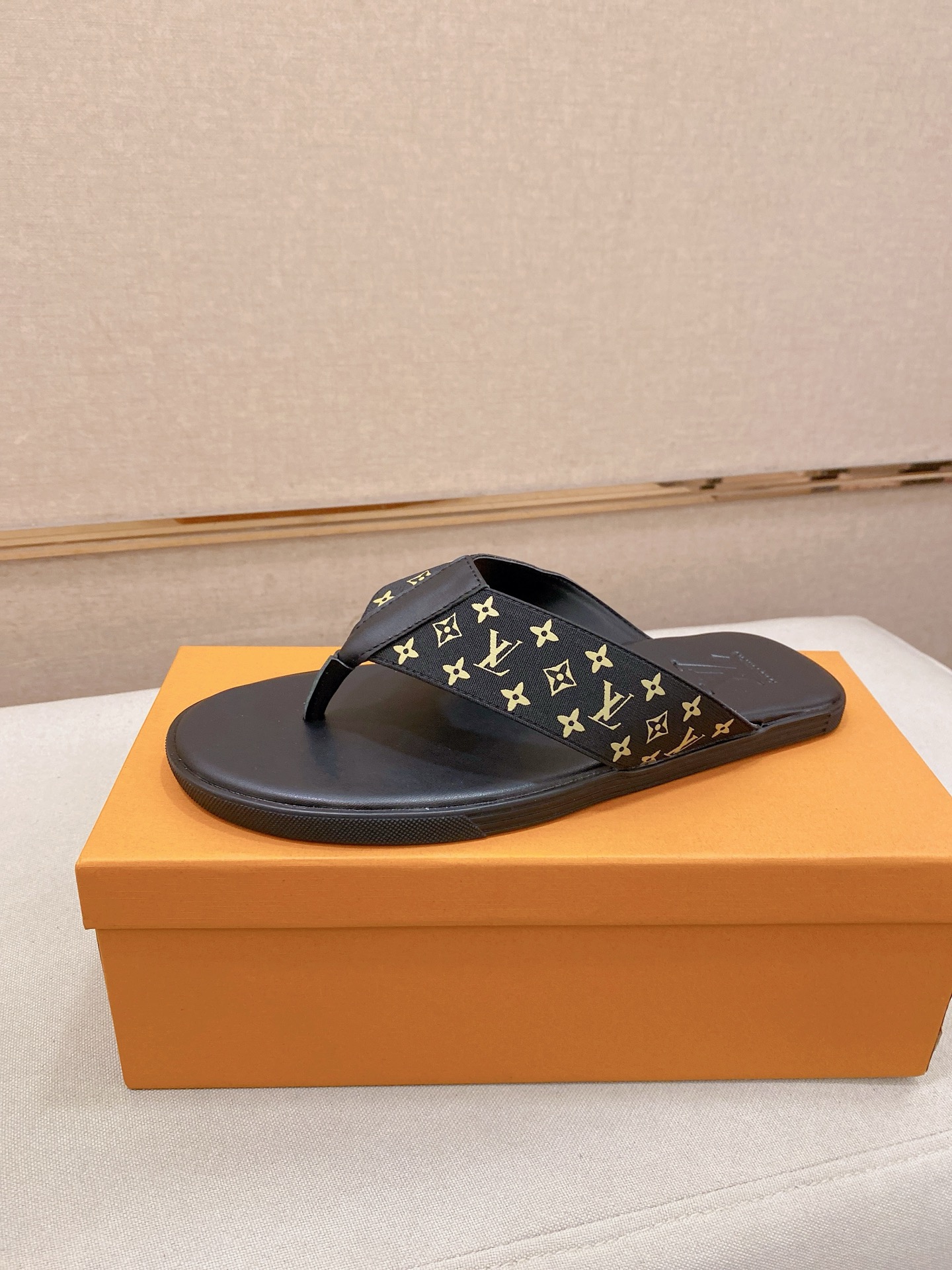 LV Style Leather Men's Shoes style reference detail image 1 from source 780879