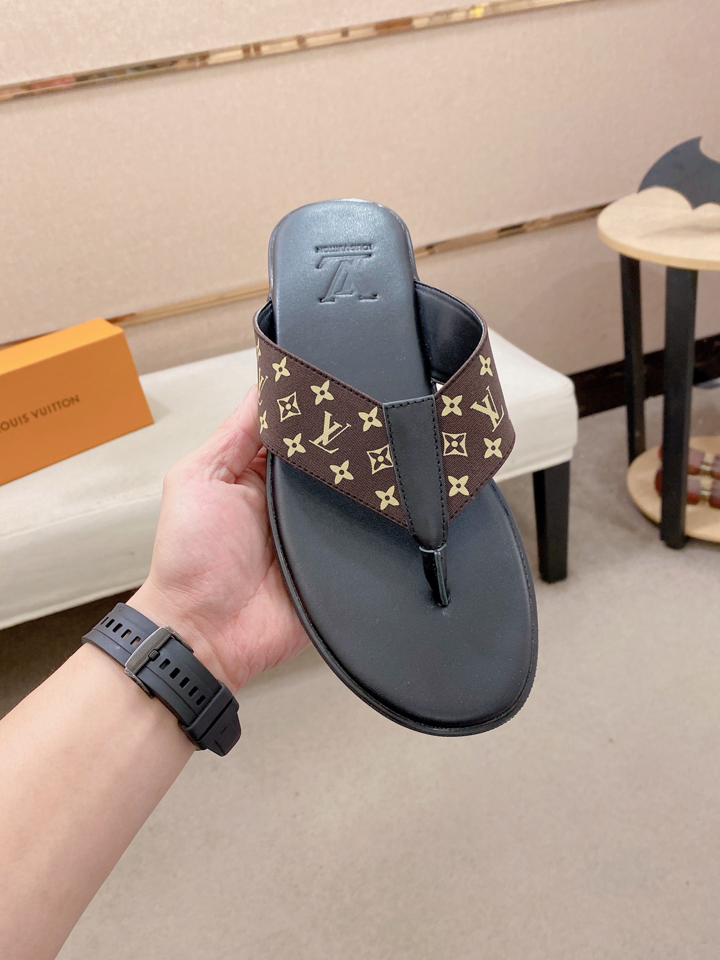 LV Style Leather Men's Shoes style reference detail image 2 from source 780880