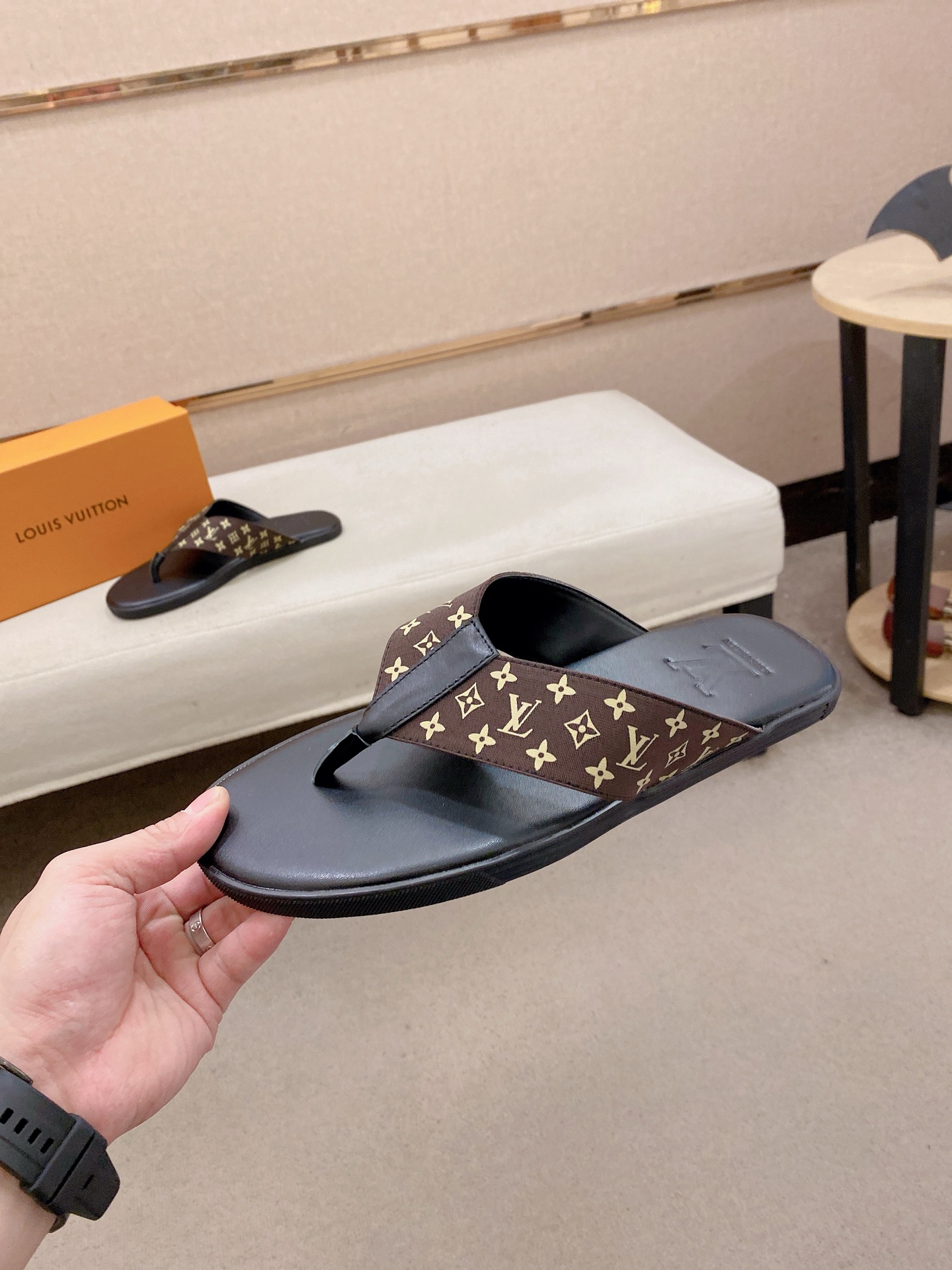 LV Style Leather Men's Shoes style reference detail image 3 from source 780880