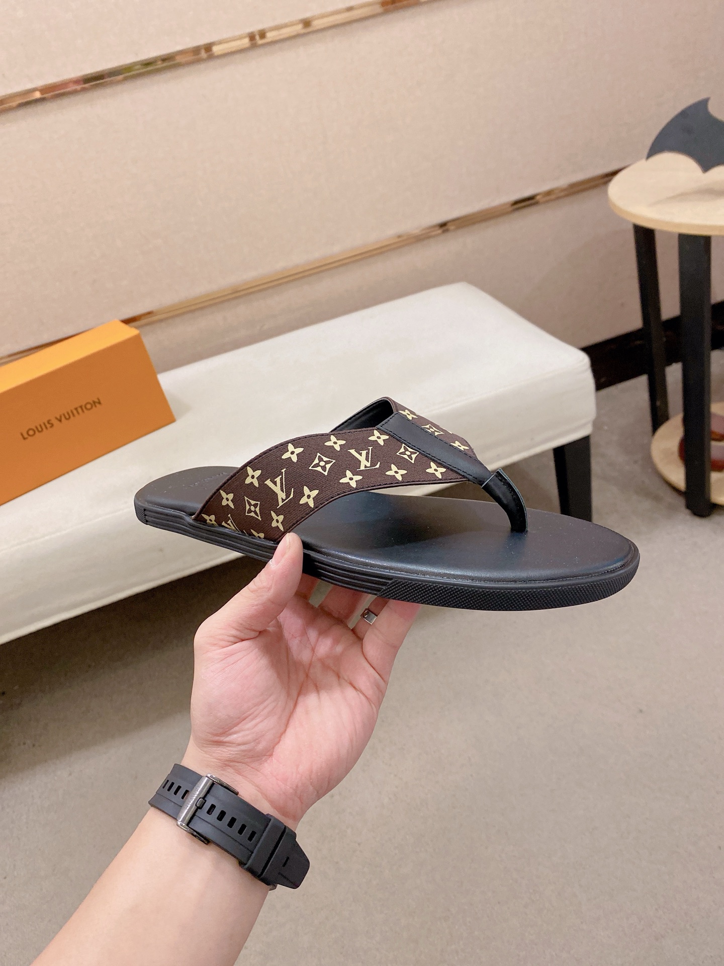 LV Style Leather Men's Shoes style reference detail image 4 from source 780880