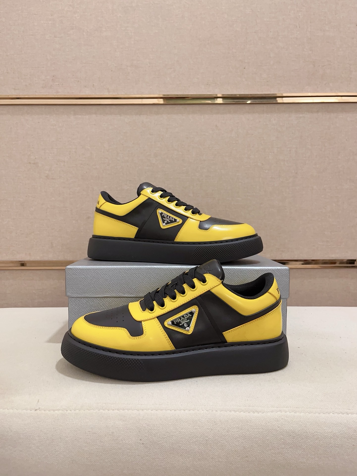 Prada Style Leather Men's Shoes style reference detail image 7 from source 782060