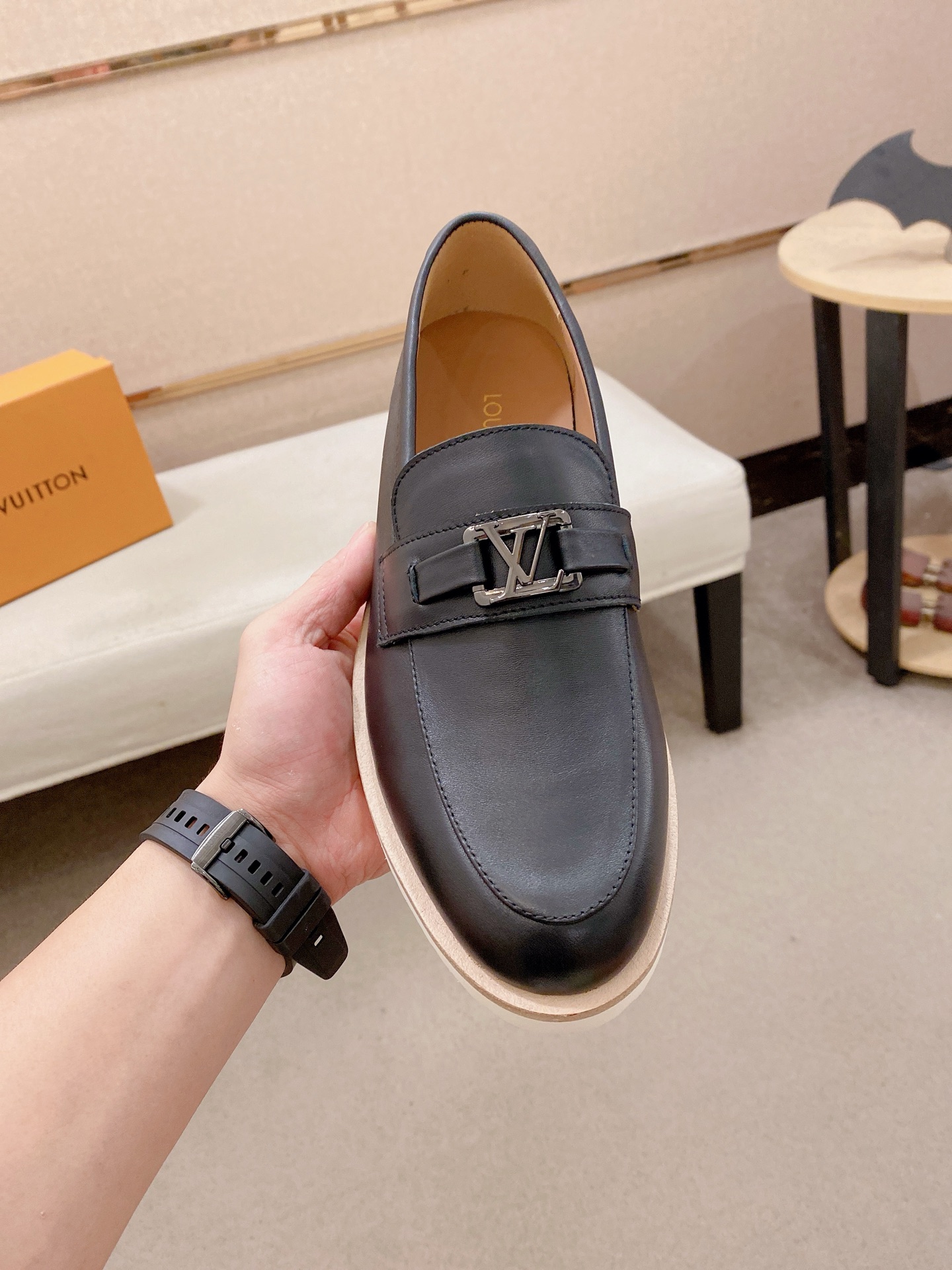 LV Style Leather Men's Shoes style reference detail image 2 from source 780883