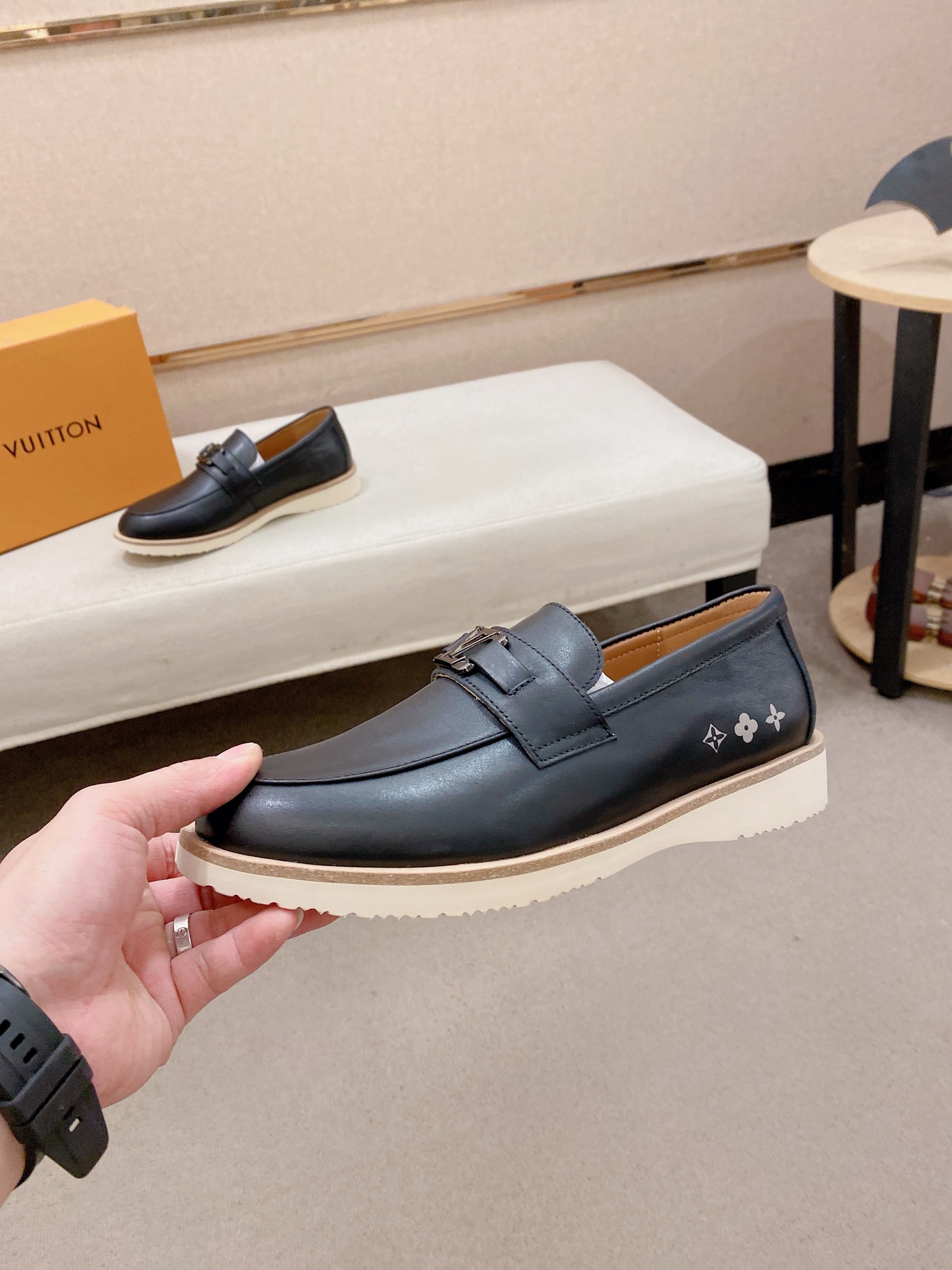 LV Style Leather Men's Shoes style reference detail image 3 from source 780883