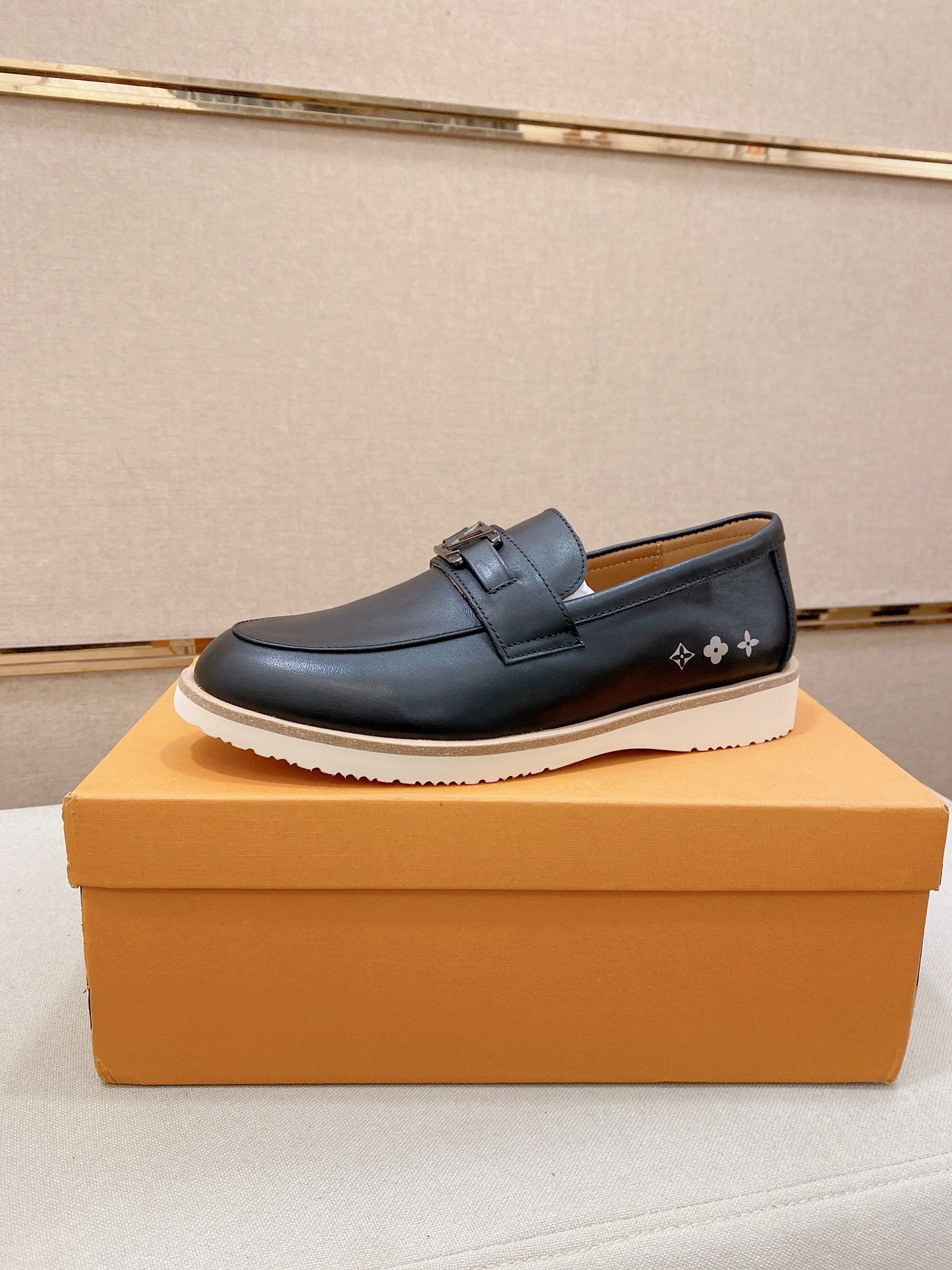 LV Style Leather Men's Shoes style reference detail image 1 from source 780883
