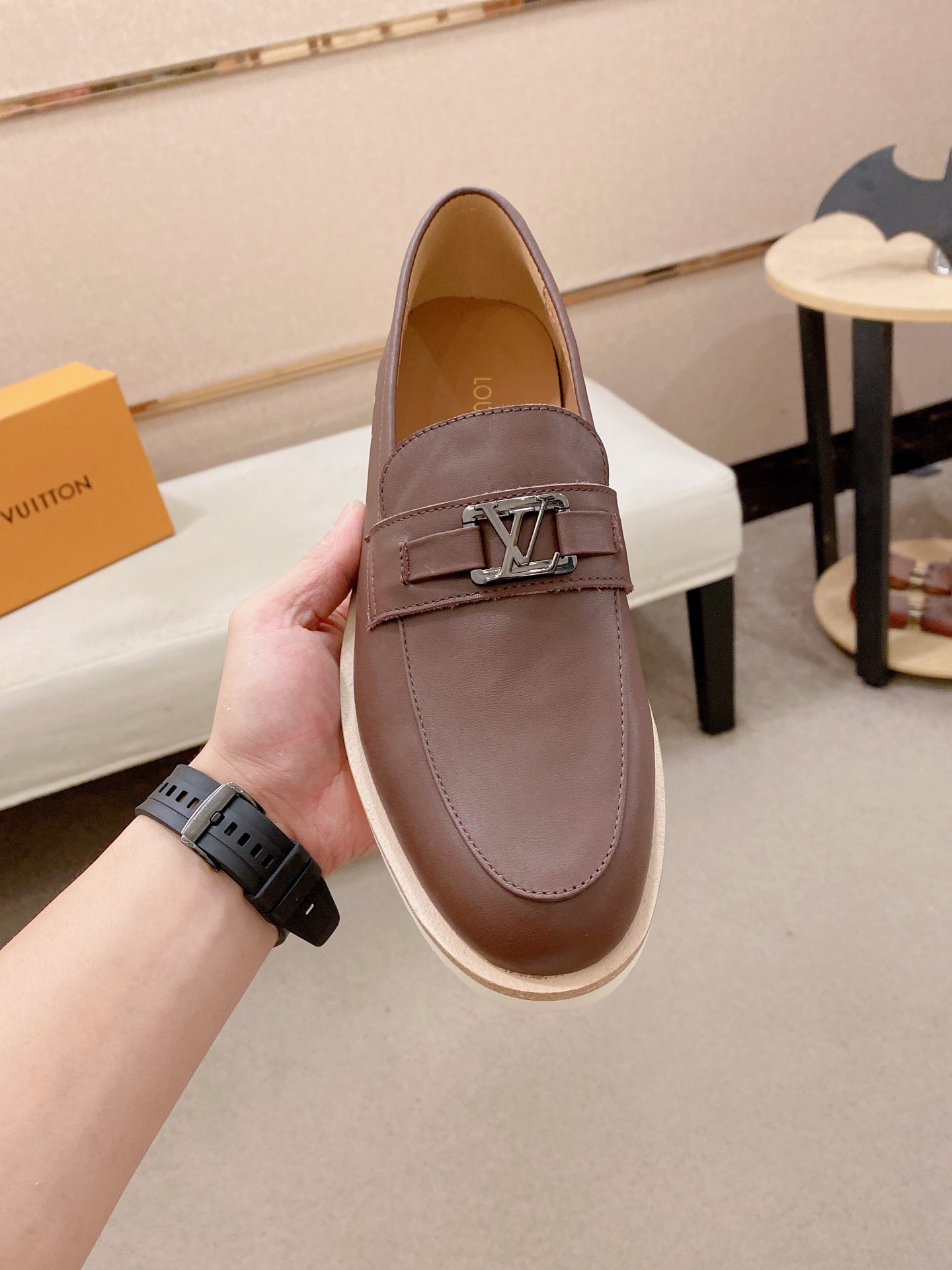 LV Style Leather Men's Shoes style reference detail image 2 from source 780884