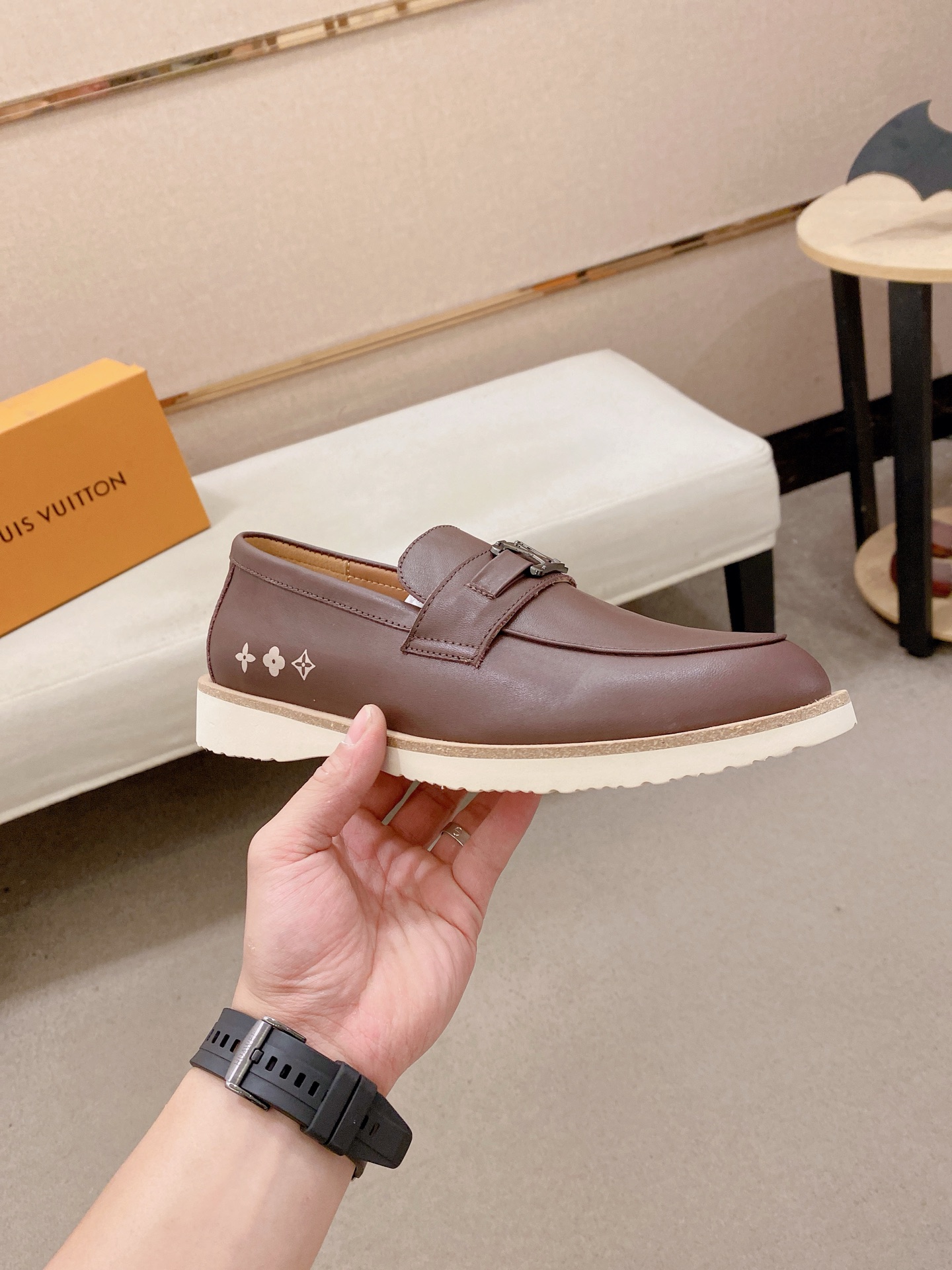 LV Style Leather Men's Shoes style reference detail image 4 from source 780884