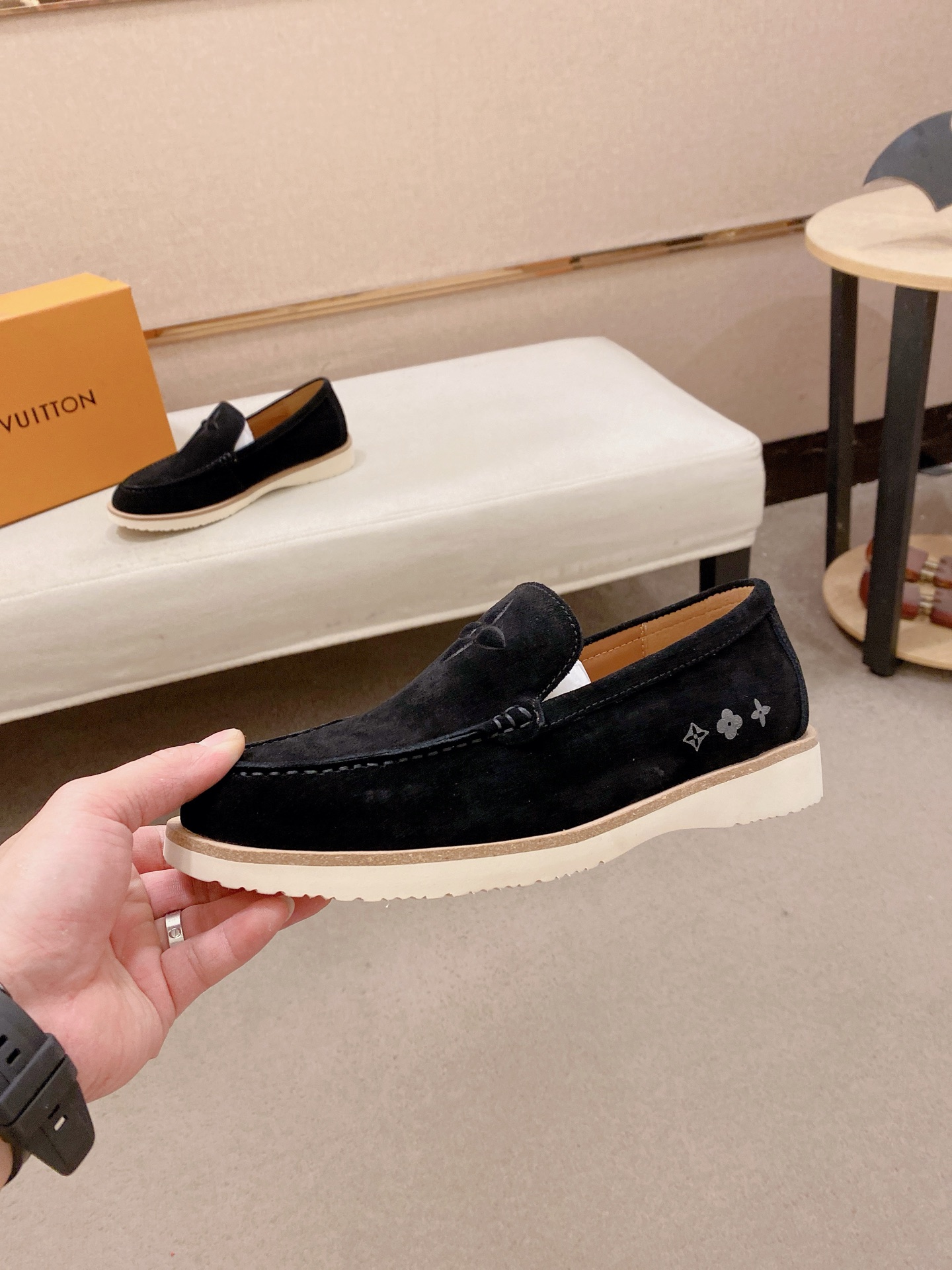 LV Style Leather Men's Shoes style reference detail image 4 from source 780885
