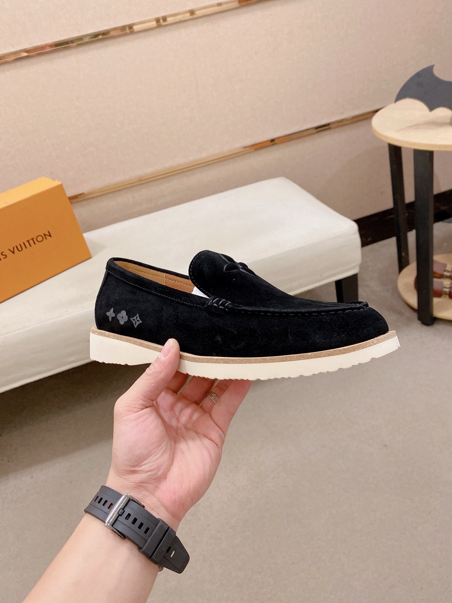 LV Style Leather Men's Shoes style reference detail image 3 from source 780885