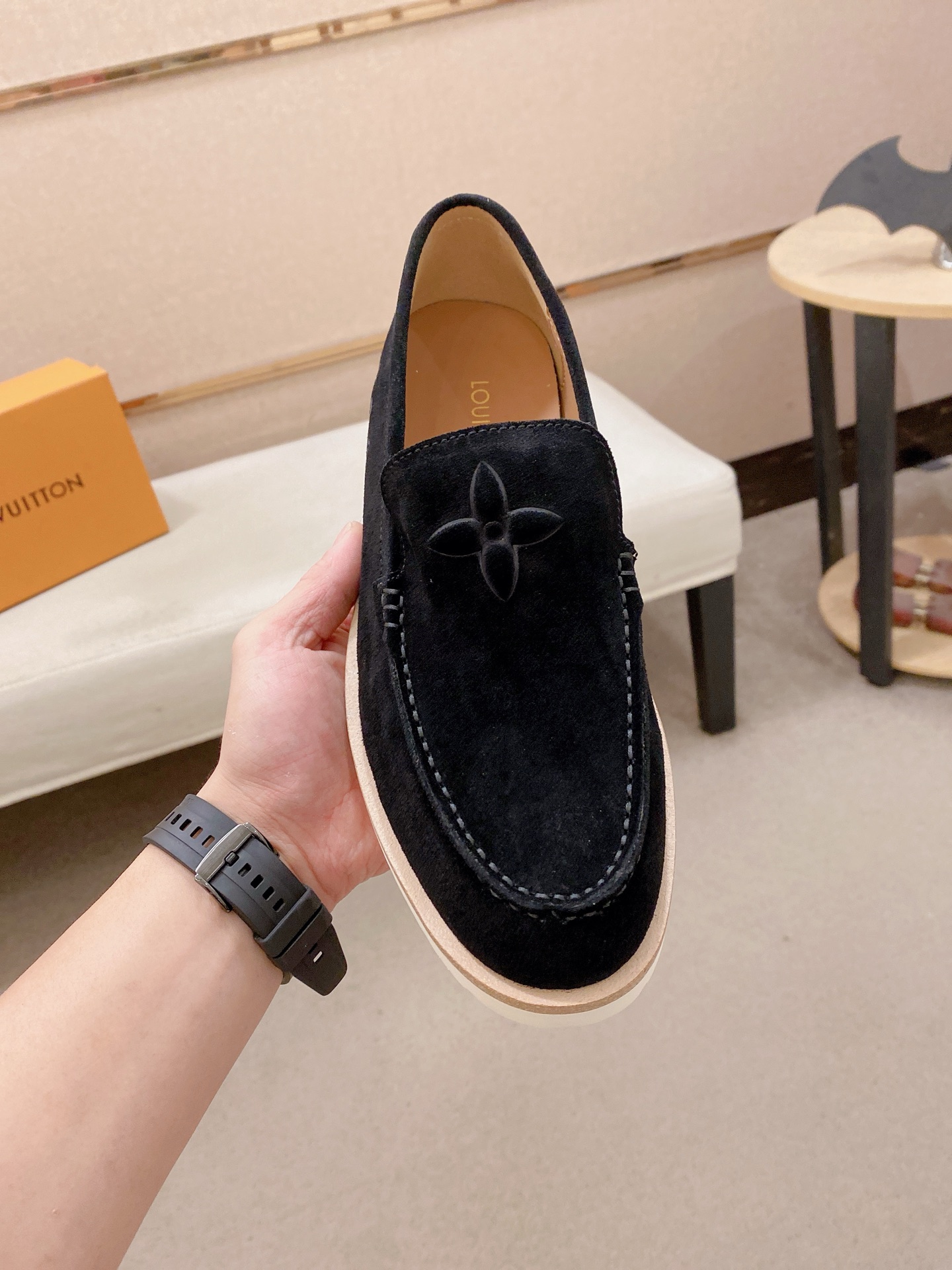 LV Style Leather Men's Shoes style reference detail image 2 from source 780885