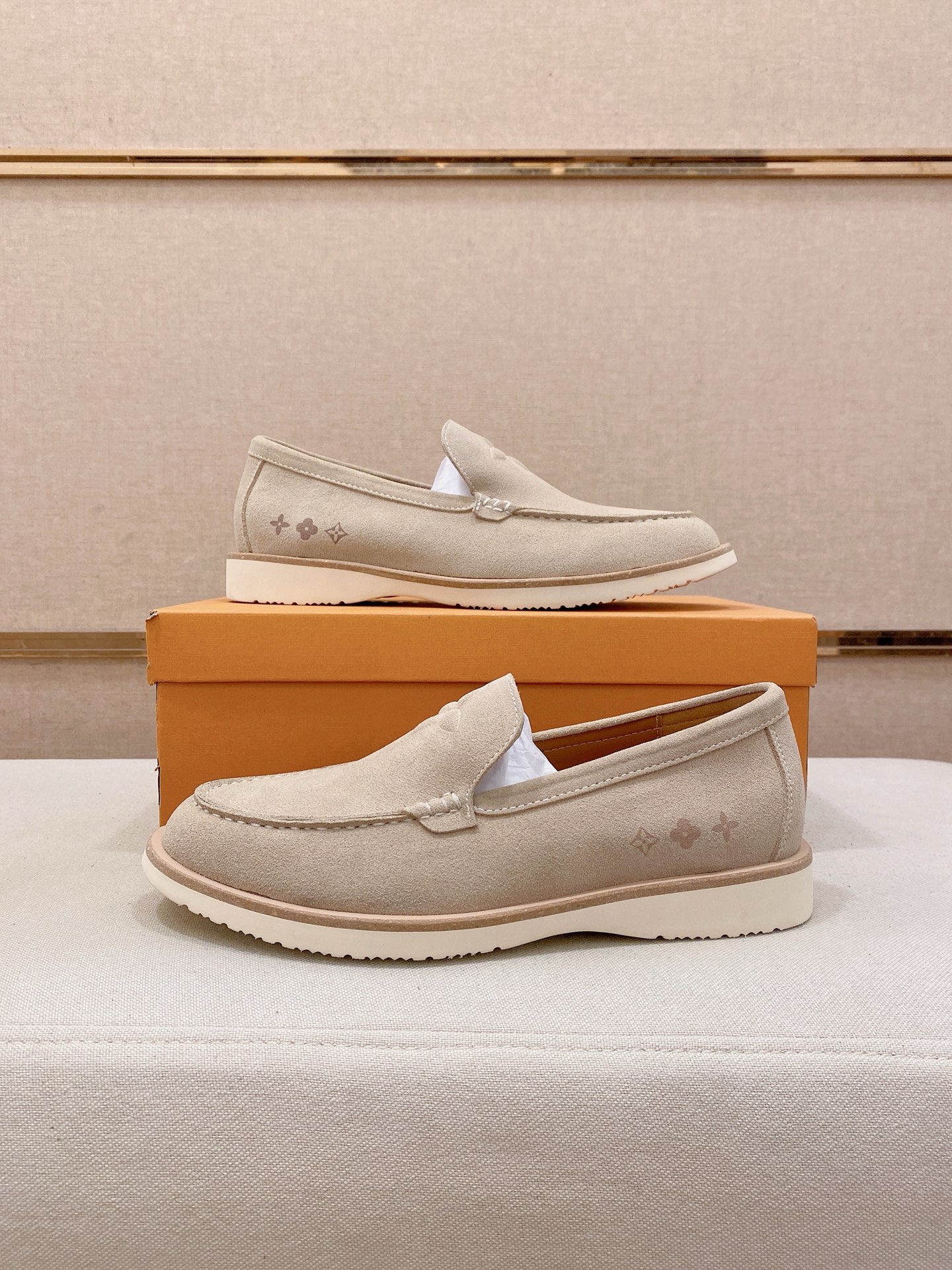 LV Style Leather Men's Shoes style reference detail image 7 from source 780886