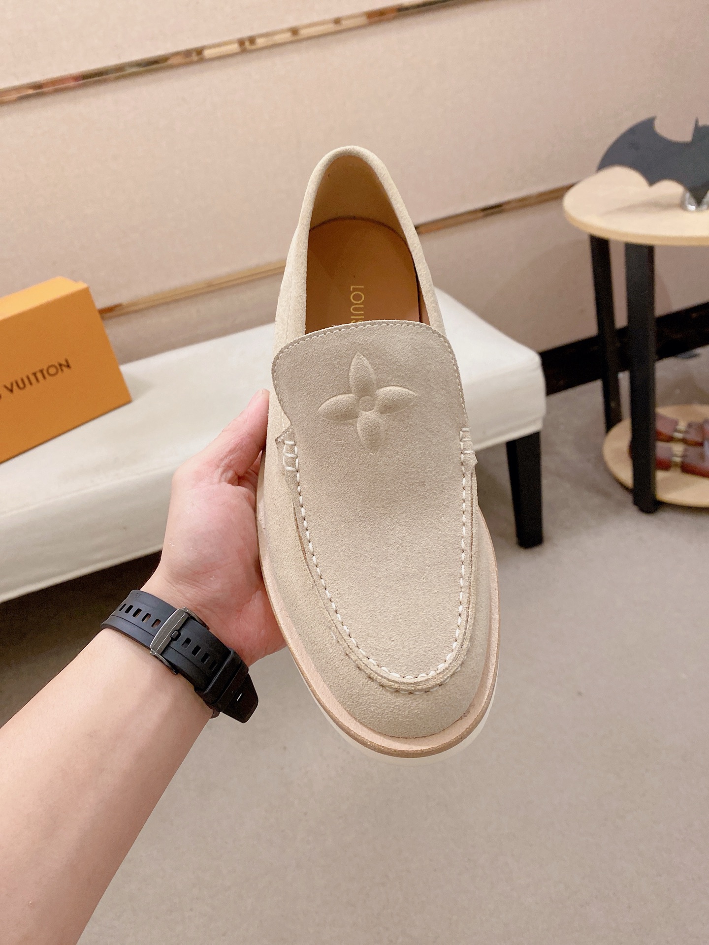 LV Style Leather Men's Shoes style reference detail image 2 from source 780886