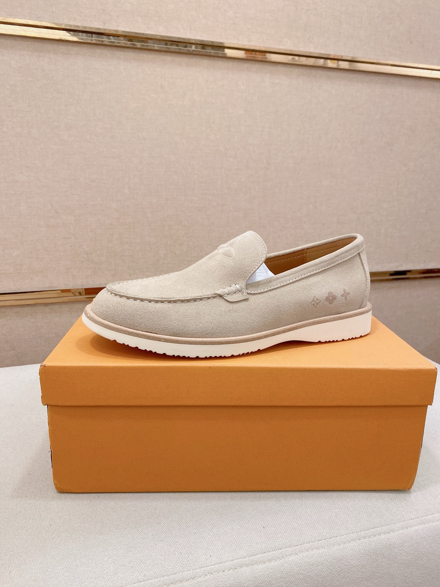 LV Style Leather Men's Shoes style reference detail image 1 from source 780886