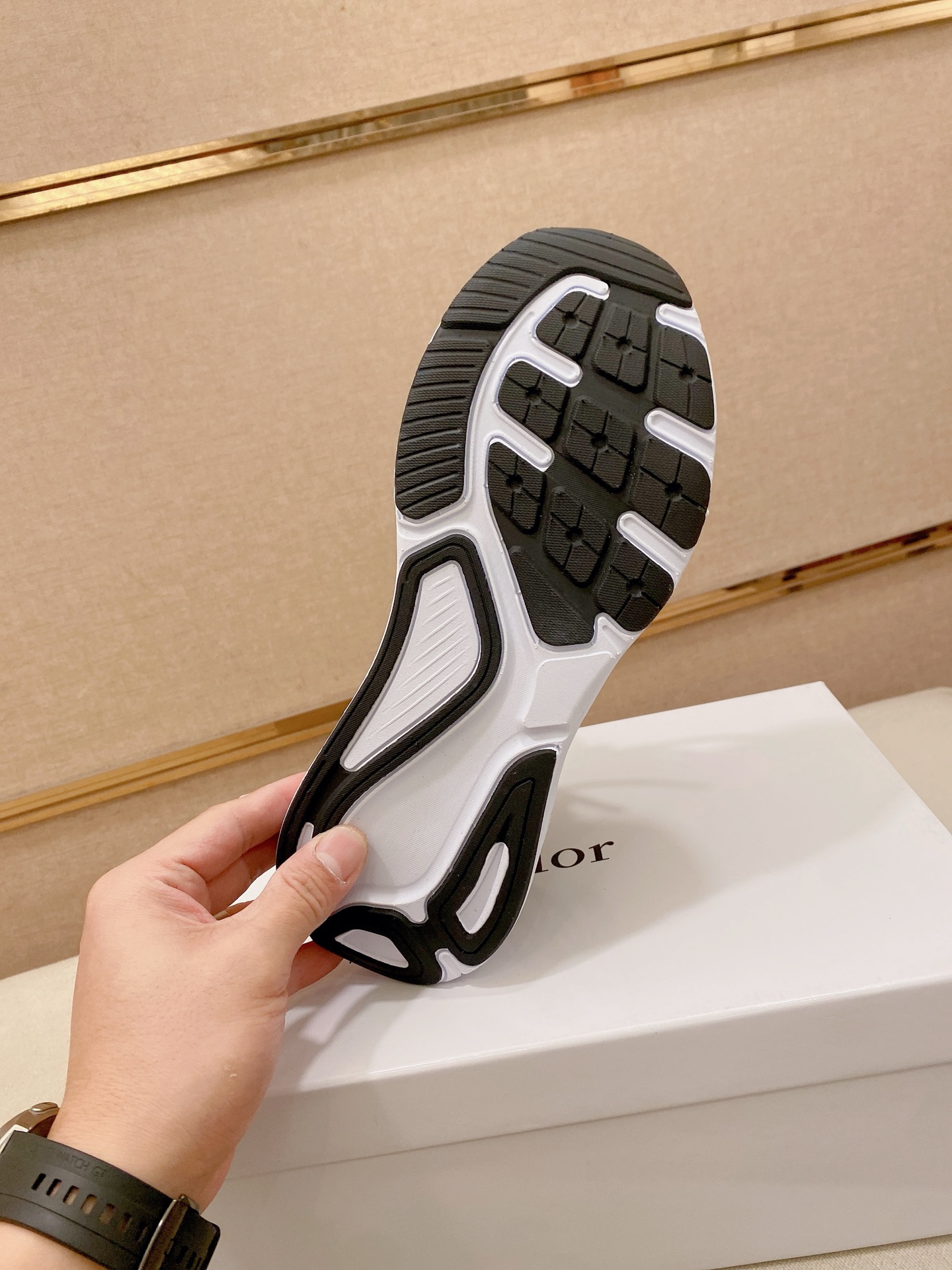 Dior Style Leather Men's Shoes style reference detail image 9 from source 782394