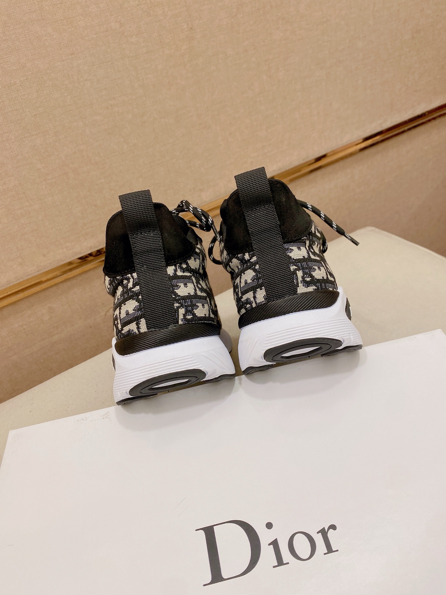 Dior Style Leather Men's Shoes style reference detail image 8 from source 782392