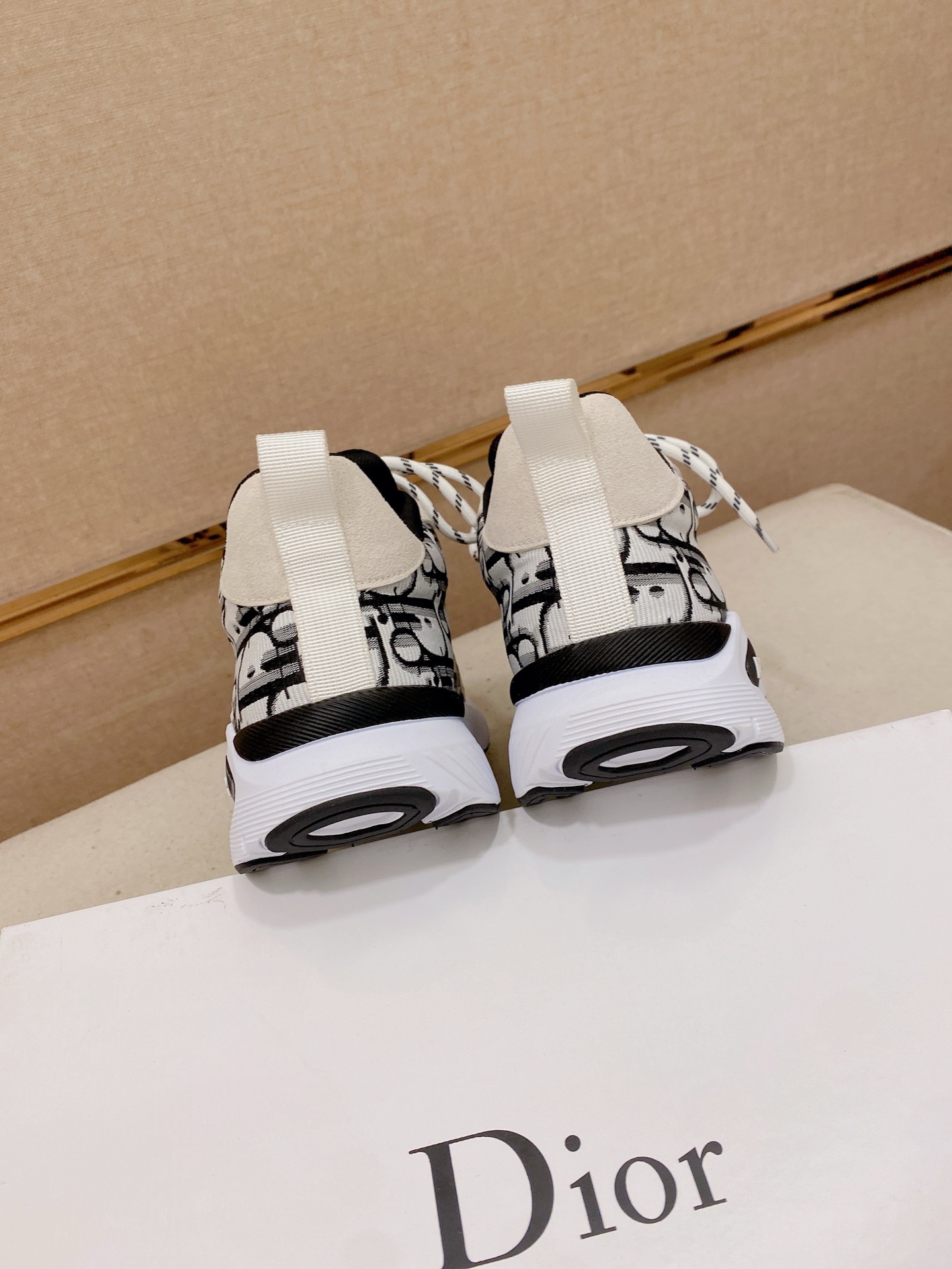 Dior Style Leather Men's Shoes style reference detail image 8 from source 782394
