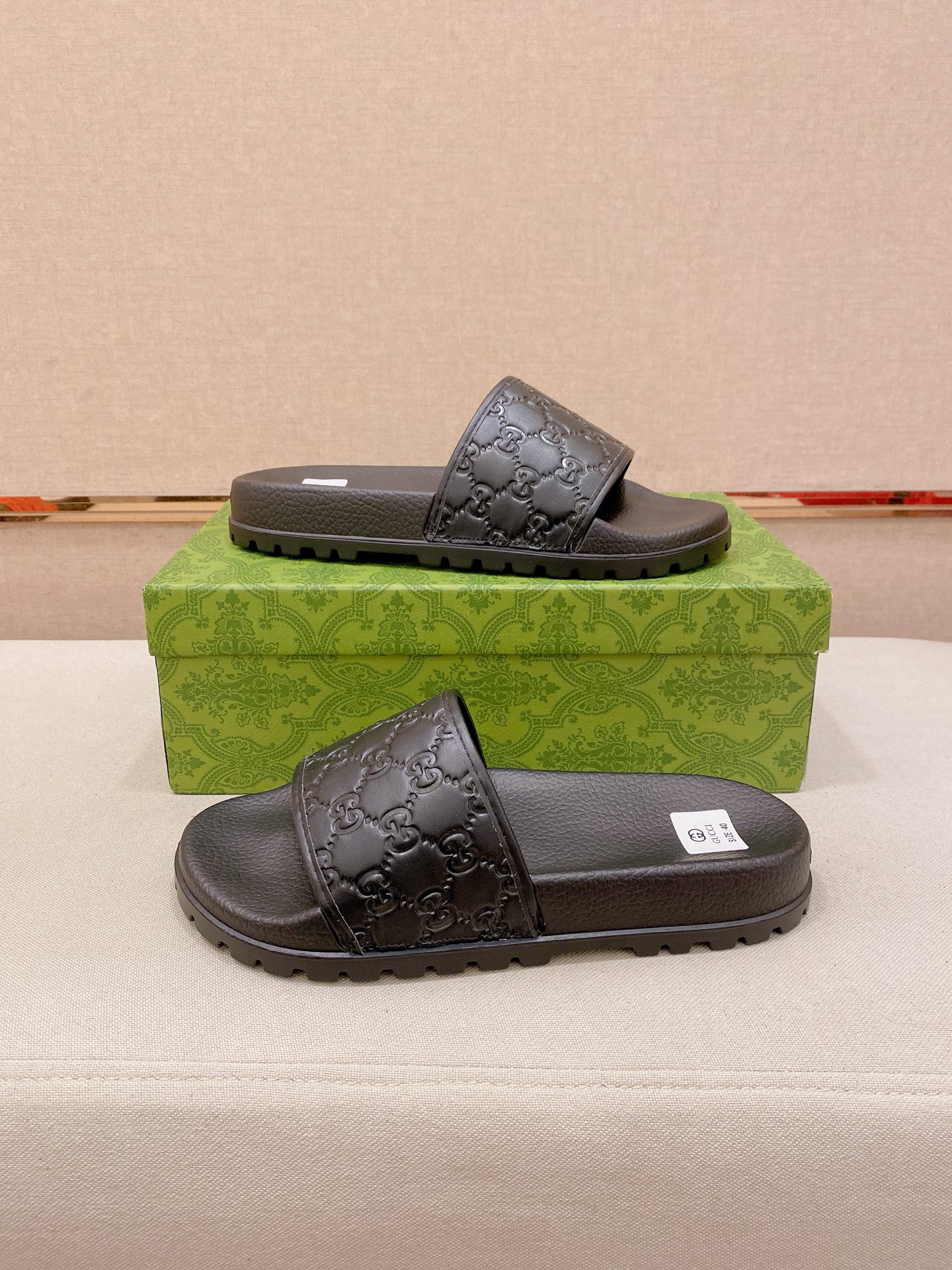 Gucci Style Men's Shoes style reference detail image 6 from source 781363
