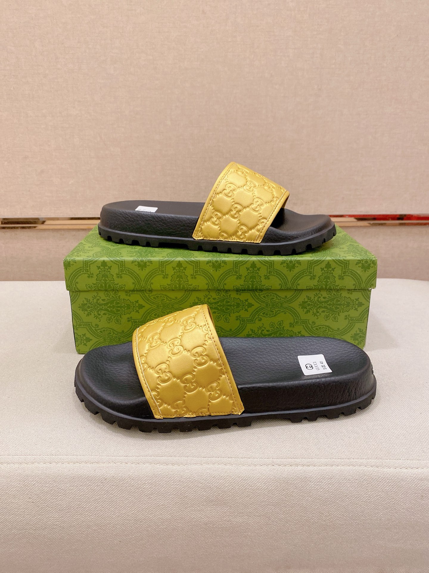 Gucci Style Men's Shoes style reference detail image 7 from source 781369