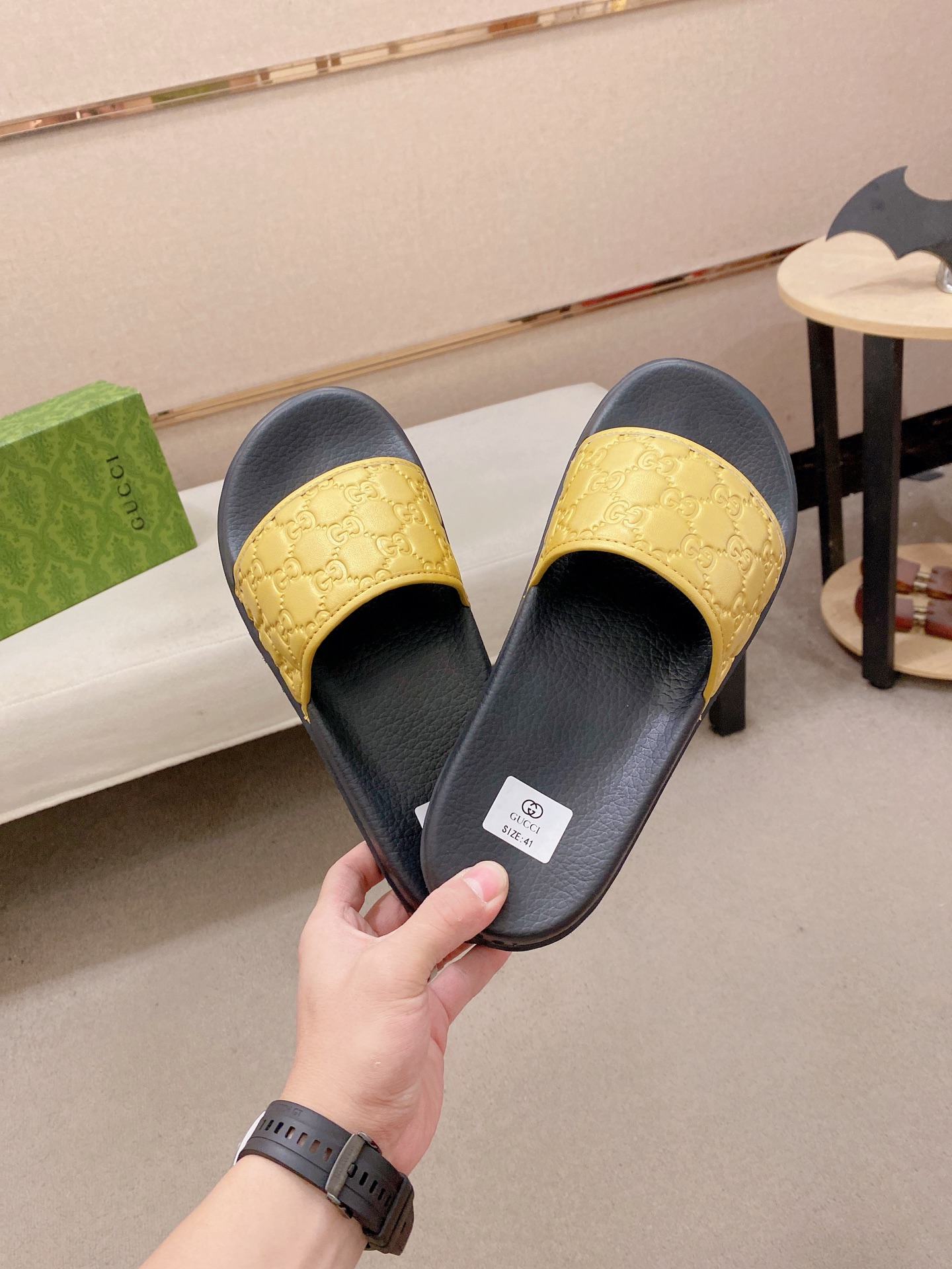Gucci Style Men's Shoes style reference detail image 5 from source 781369