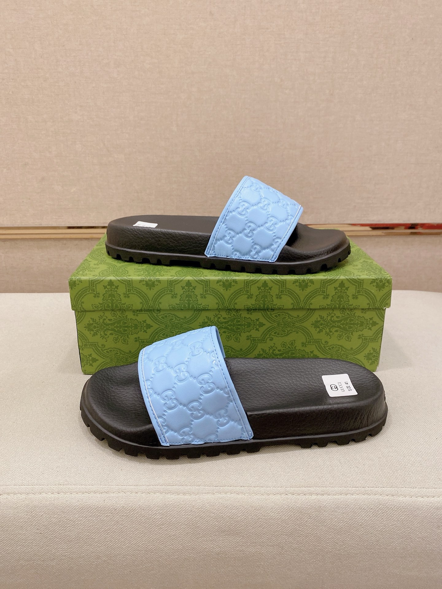Gucci Style Men's Shoes style reference detail image 7 from source 781370
