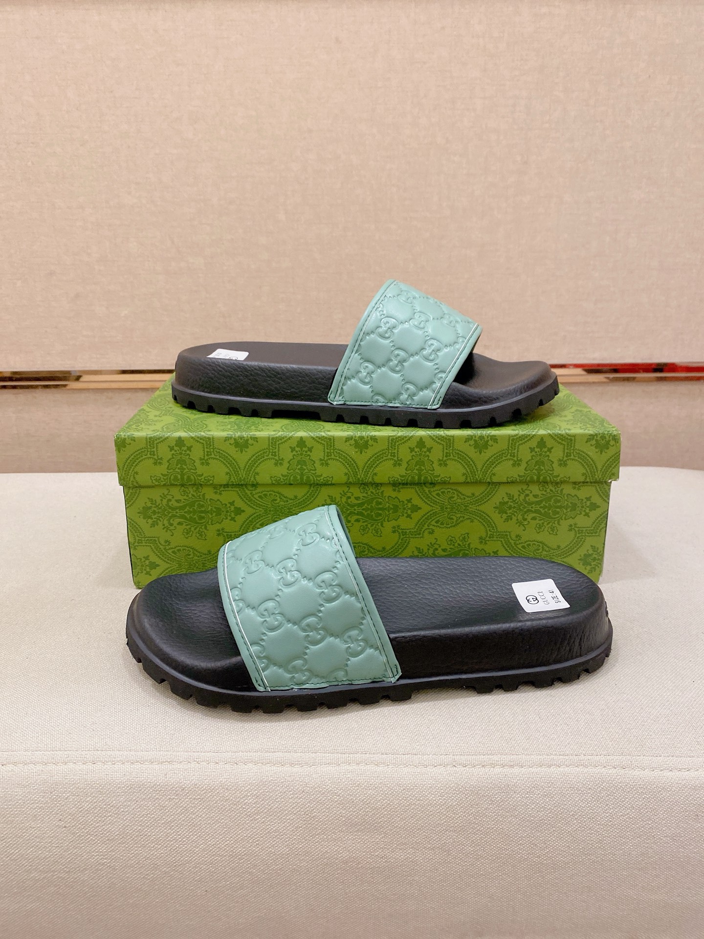 Gucci Style Men's Shoes style reference detail image 7 from source 781371
