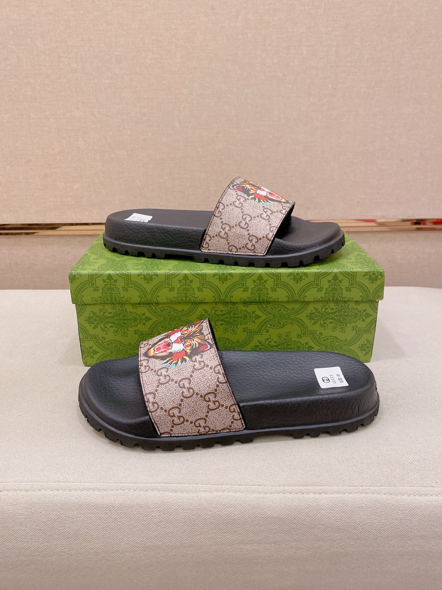 Gucci Style Men's Shoes style reference detail image 7 from source 781379