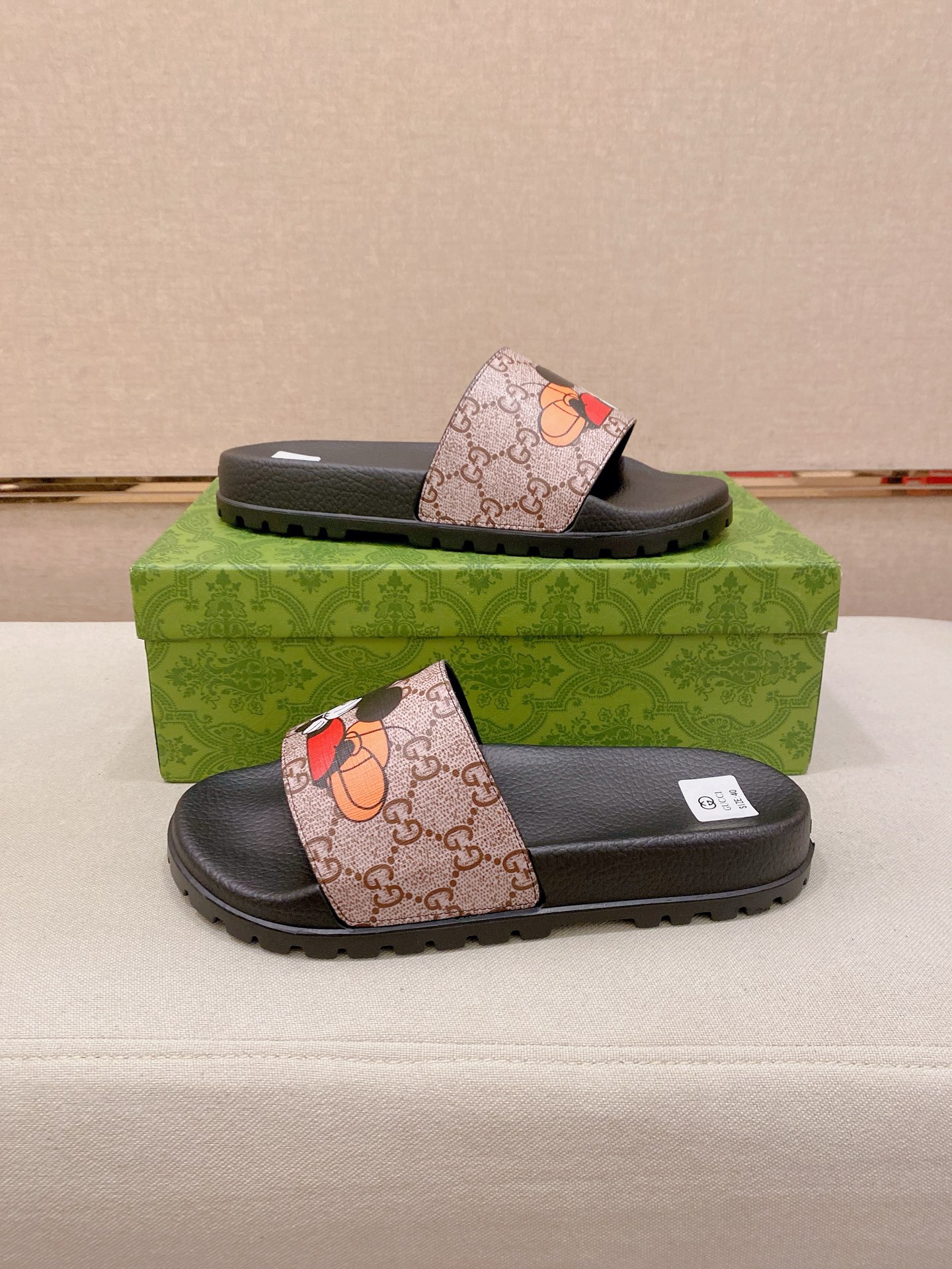 Gucci Style Men's Shoes style reference detail image 7 from source 781381