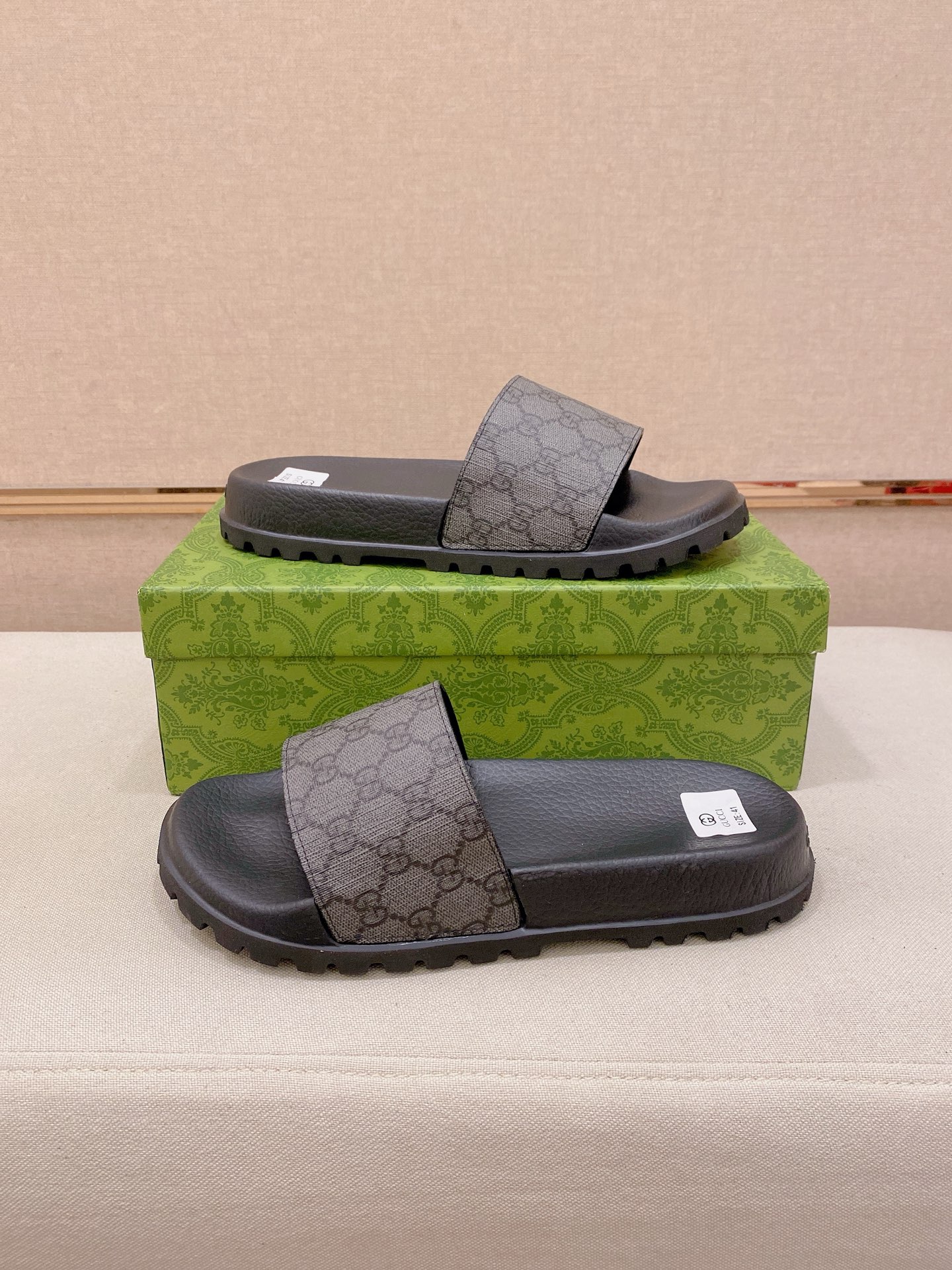 Gucci Style Men's Shoes style reference detail image 7 from source 781383
