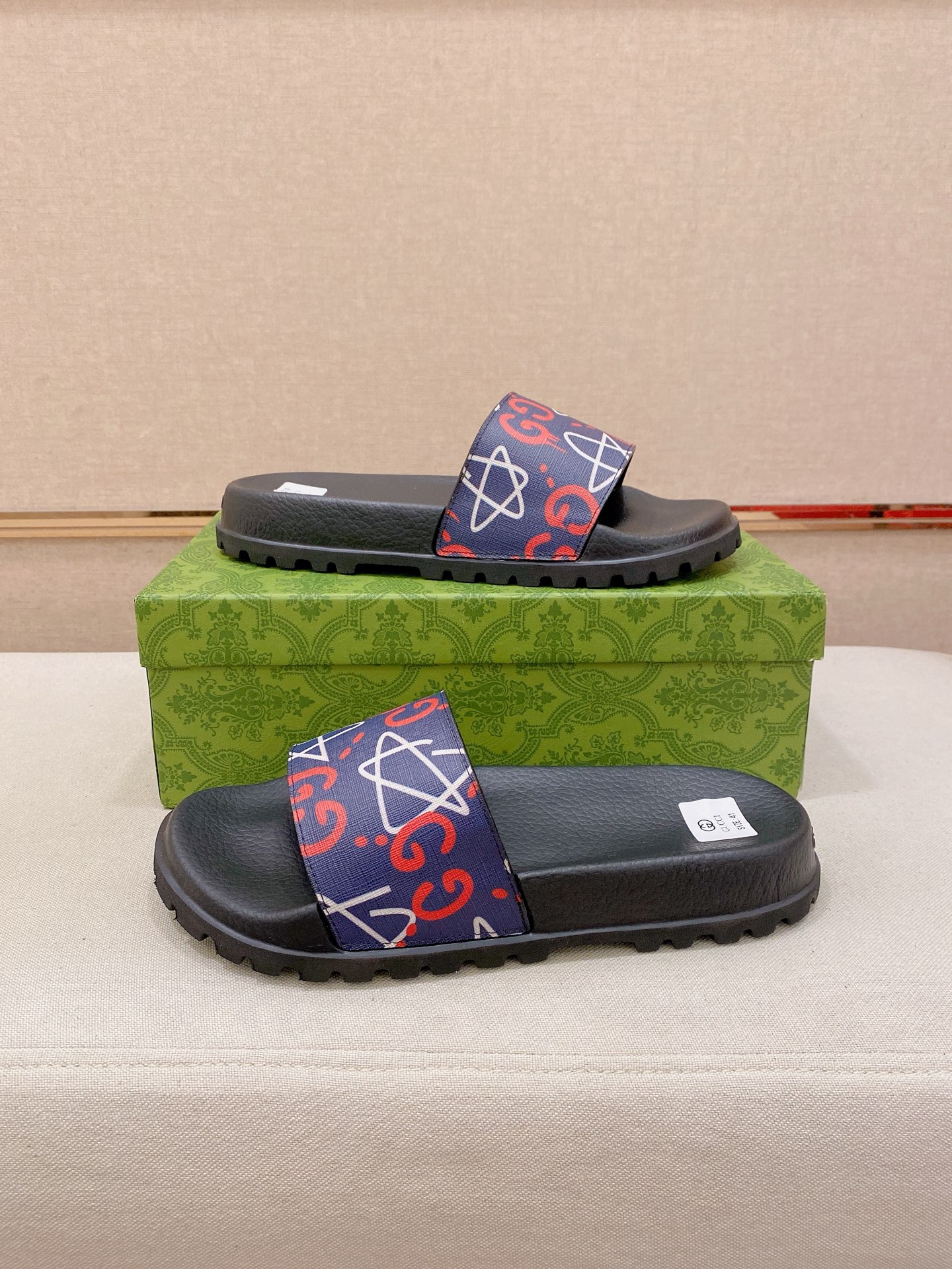Gucci Style Men's Shoes style reference detail image 7 from source 781385