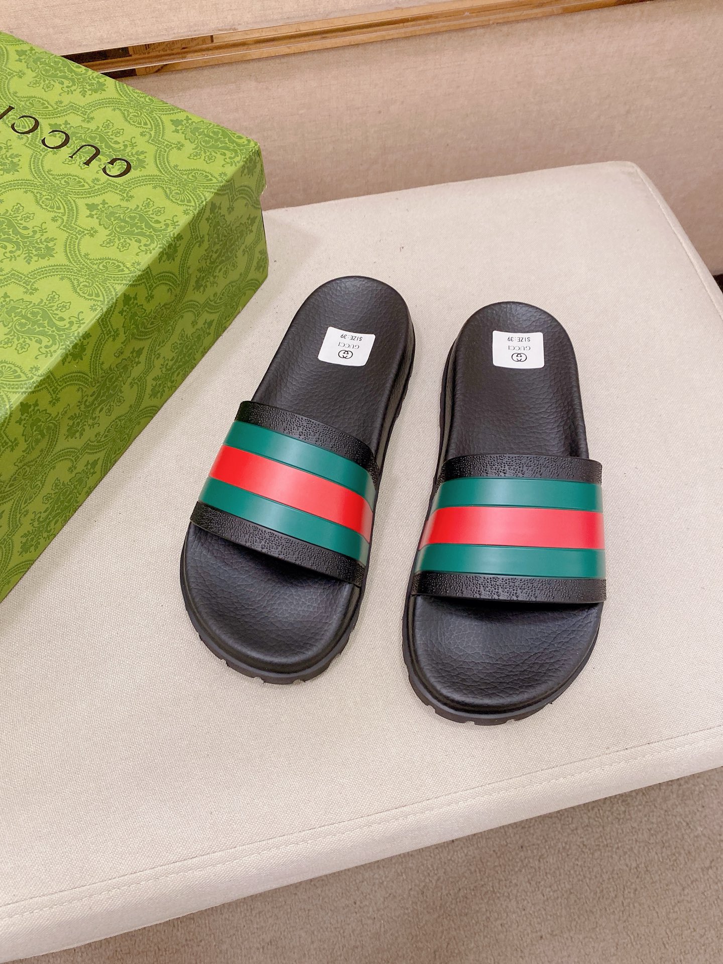 Gucci Style Men's Shoes style reference detail image 6 from source 781387