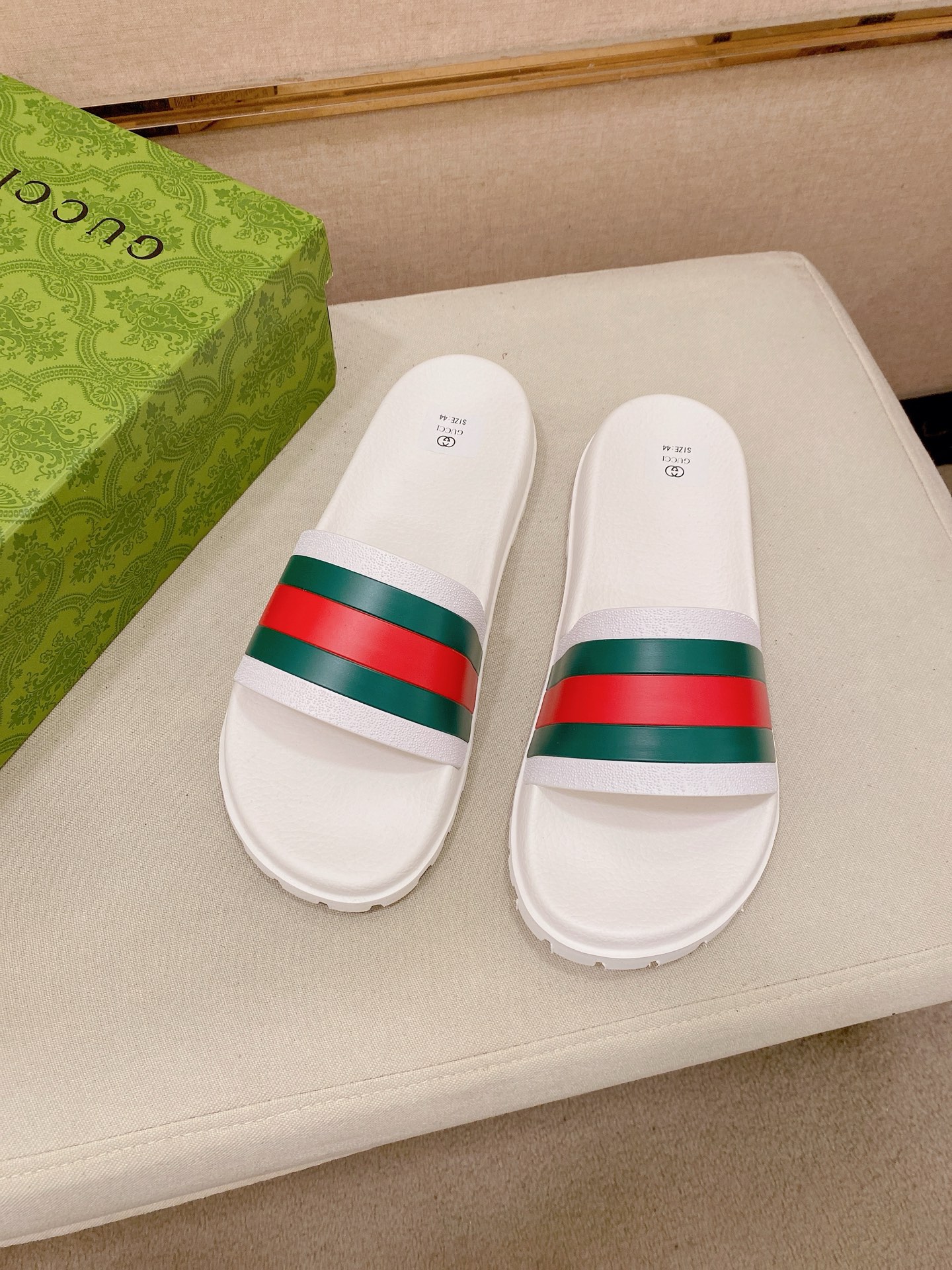 Gucci Style Men's Shoes style reference detail image 6 from source 781388
