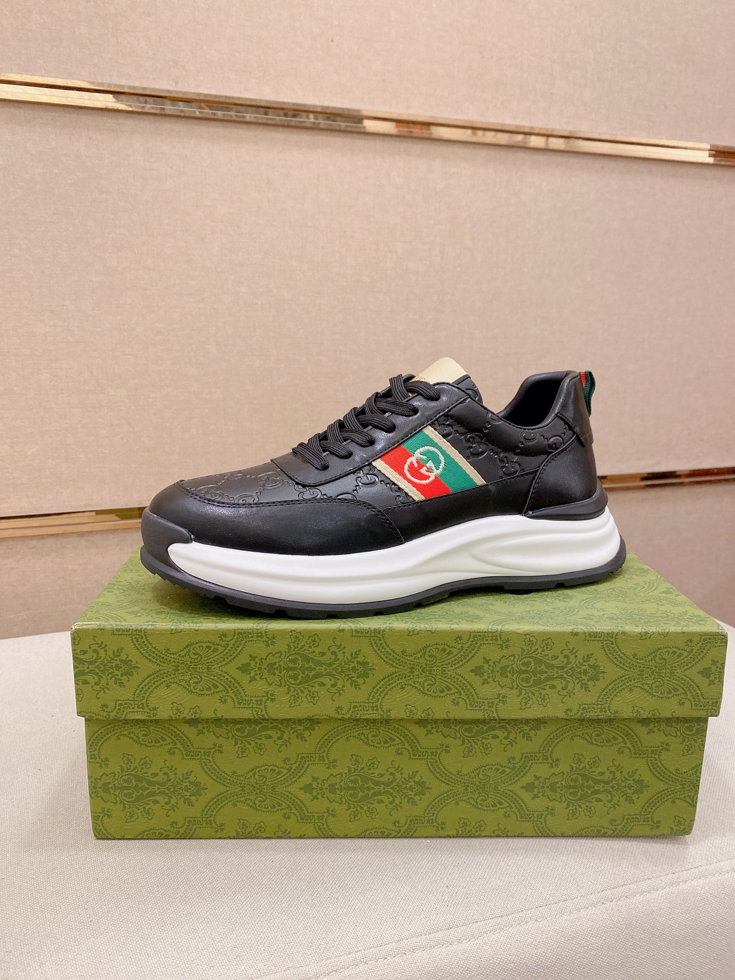 Gucci Style Leather Men's Shoes style reference detail image 1 from source 781393