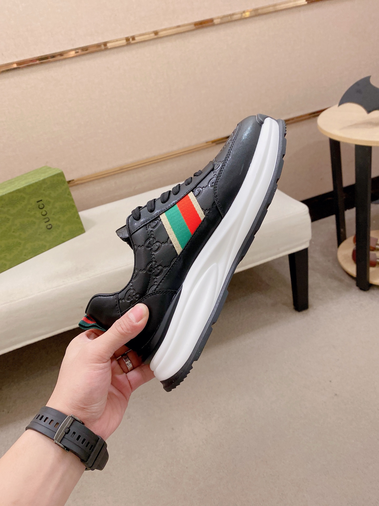 Gucci Style Leather Men's Shoes style reference detail image 5 from source 781393