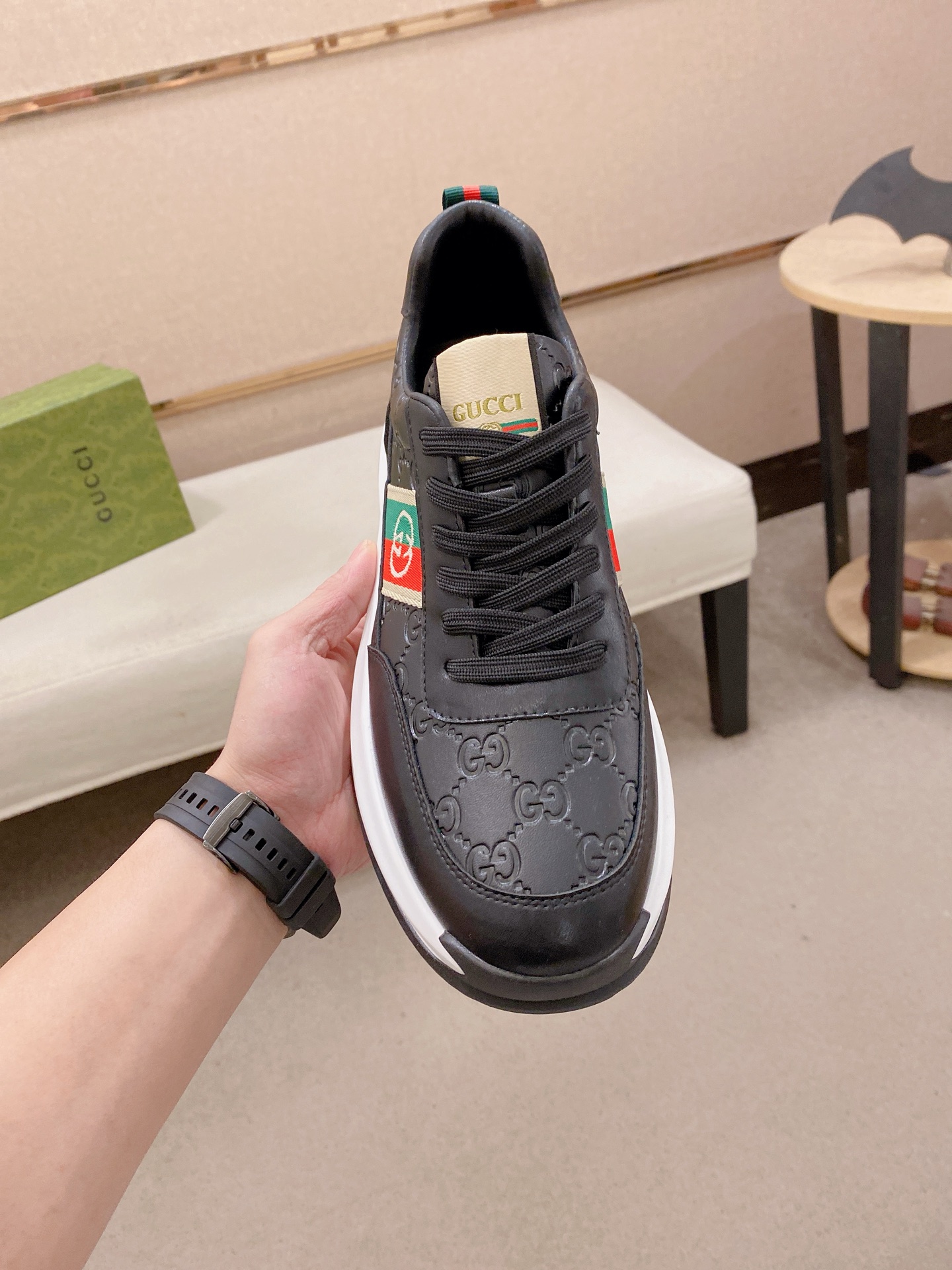 Gucci Style Leather Men's Shoes style reference detail image 2 from source 781393