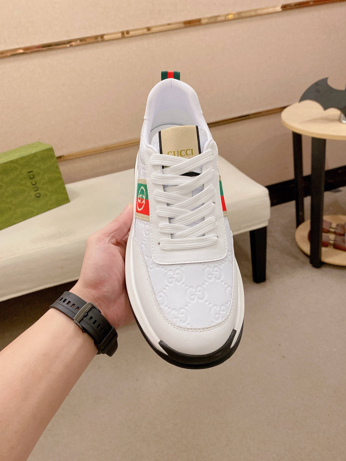Gucci Style Leather Men's Shoes style reference detail image 2 from source 781394