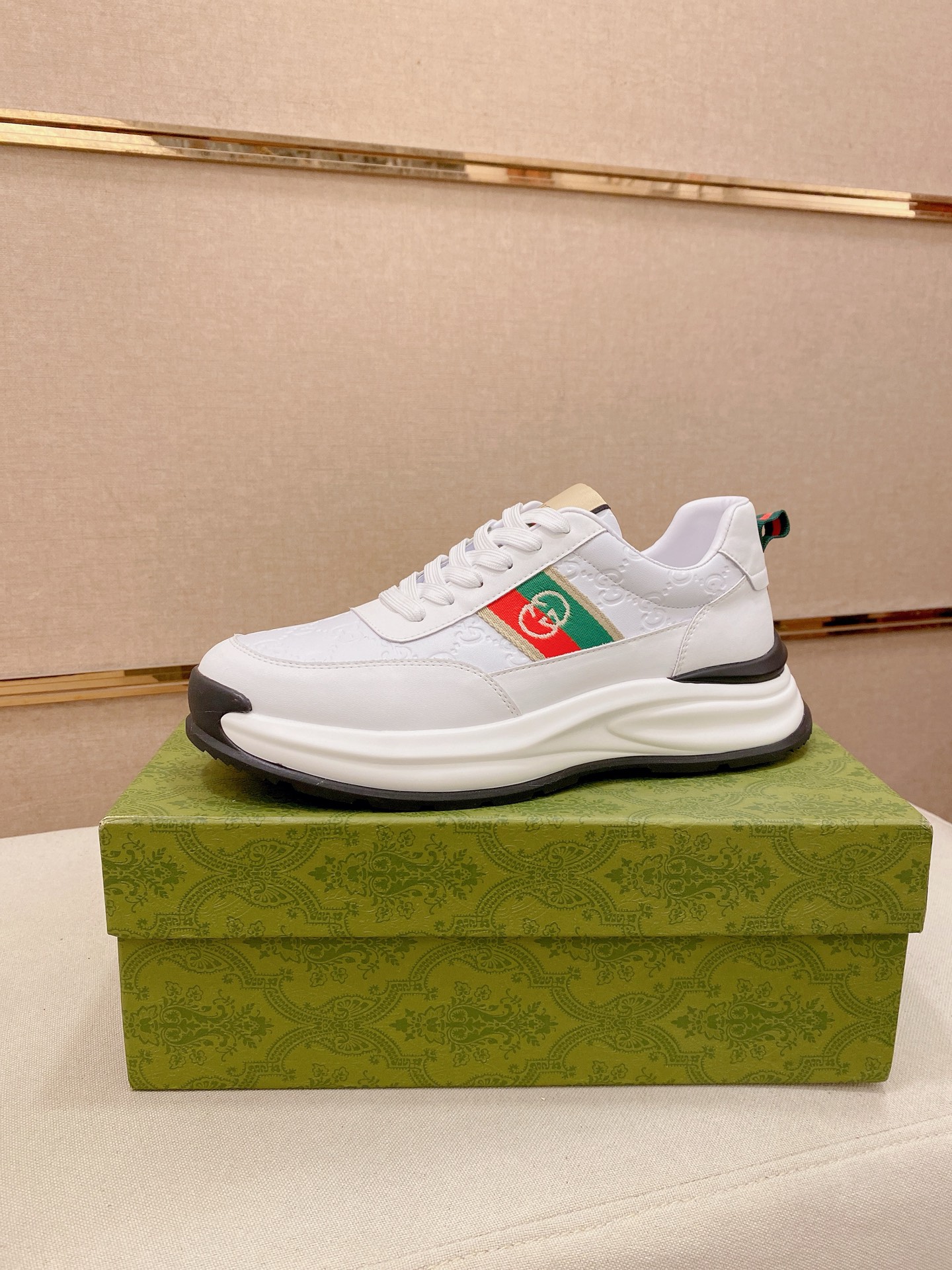 Gucci Style Leather Men's Shoes style reference detail image 1 from source 781394