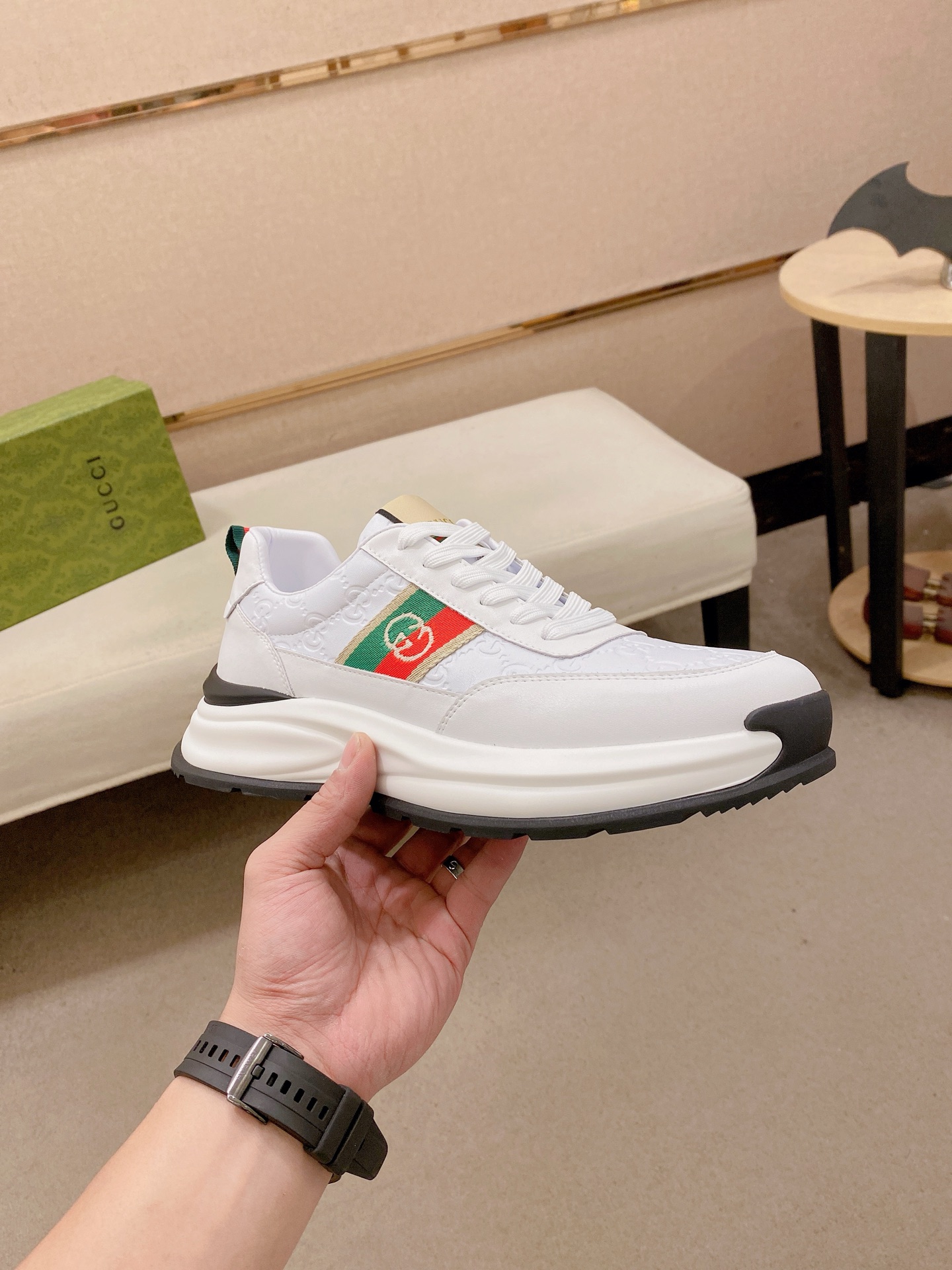 Gucci Style Leather Men's Shoes style reference detail image 4 from source 781394