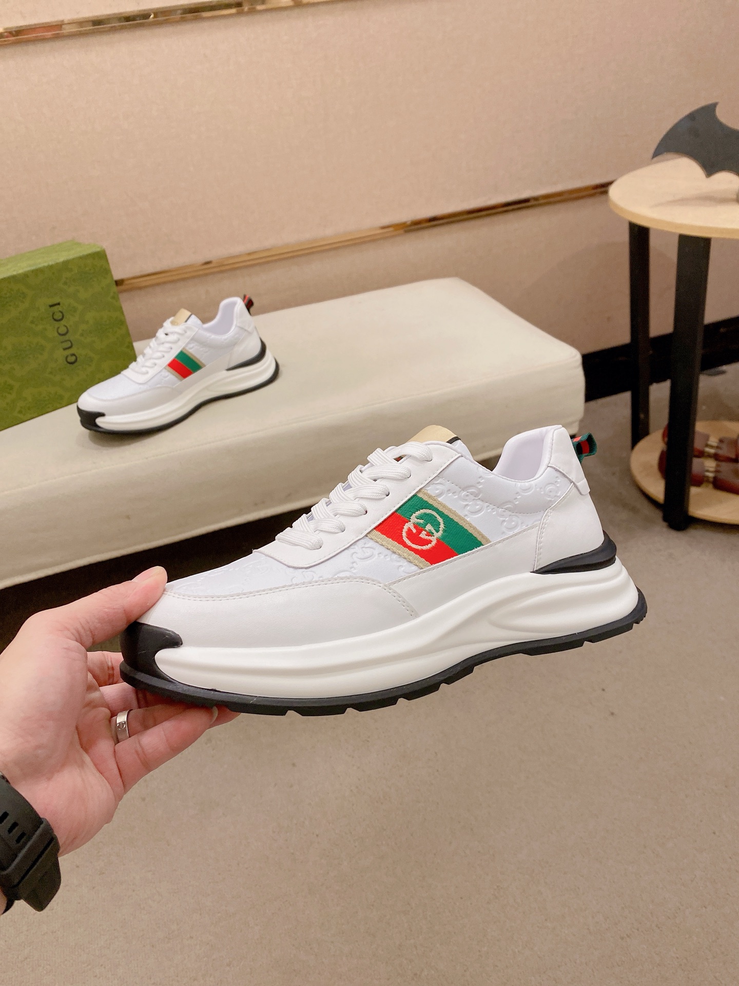 Gucci Style Leather Men's Shoes style reference detail image 3 from source 781394