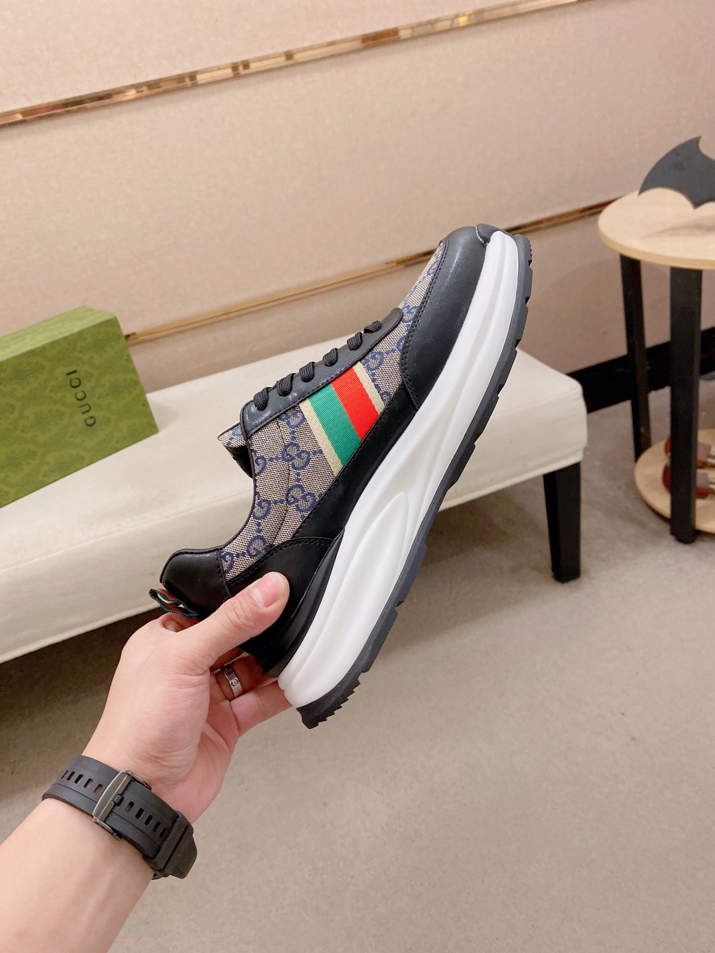 Gucci Style Leather Men's Shoes style reference detail image 5 from source 781395