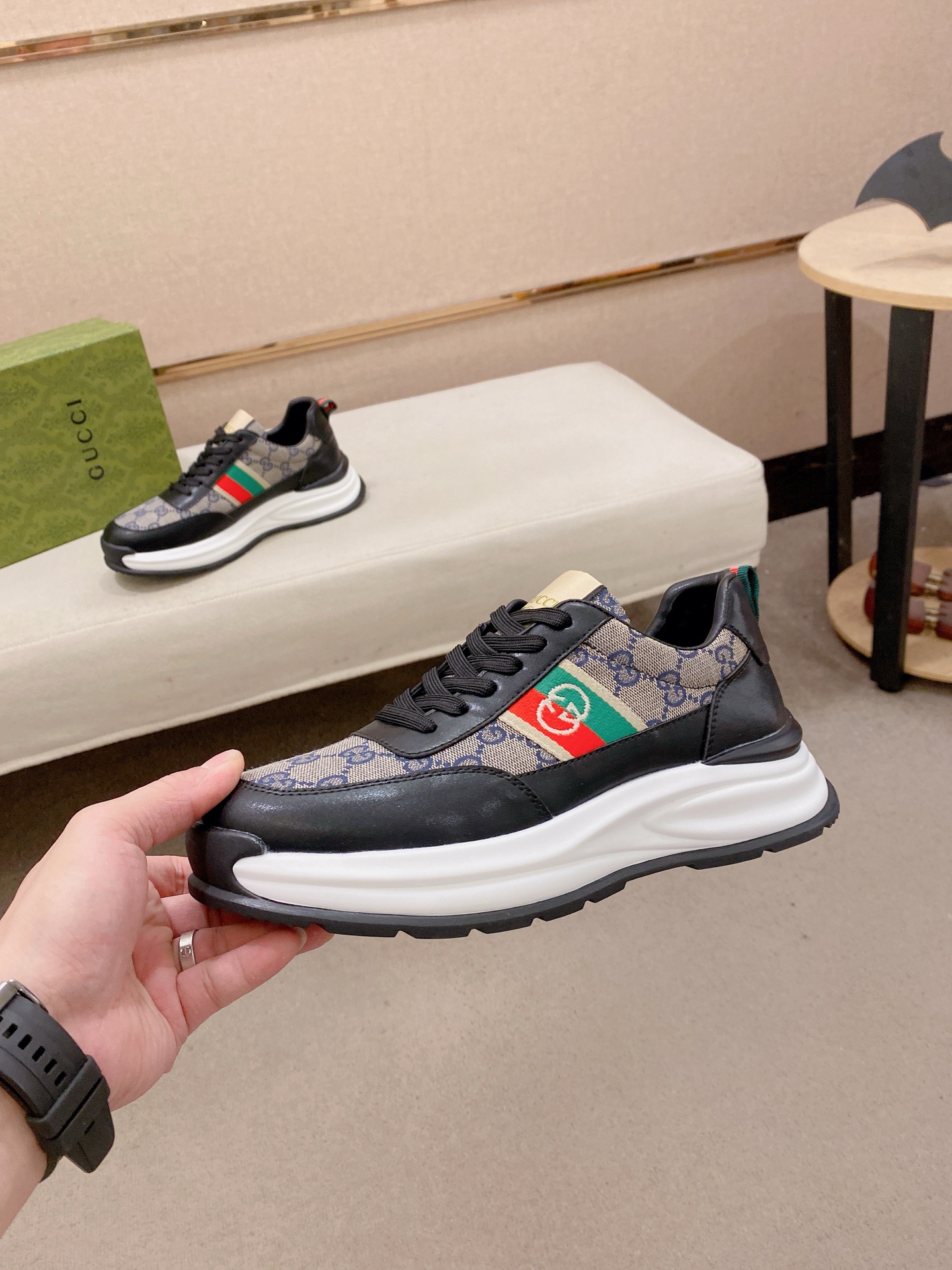 Gucci Style Leather Men's Shoes style reference detail image 3 from source 781395