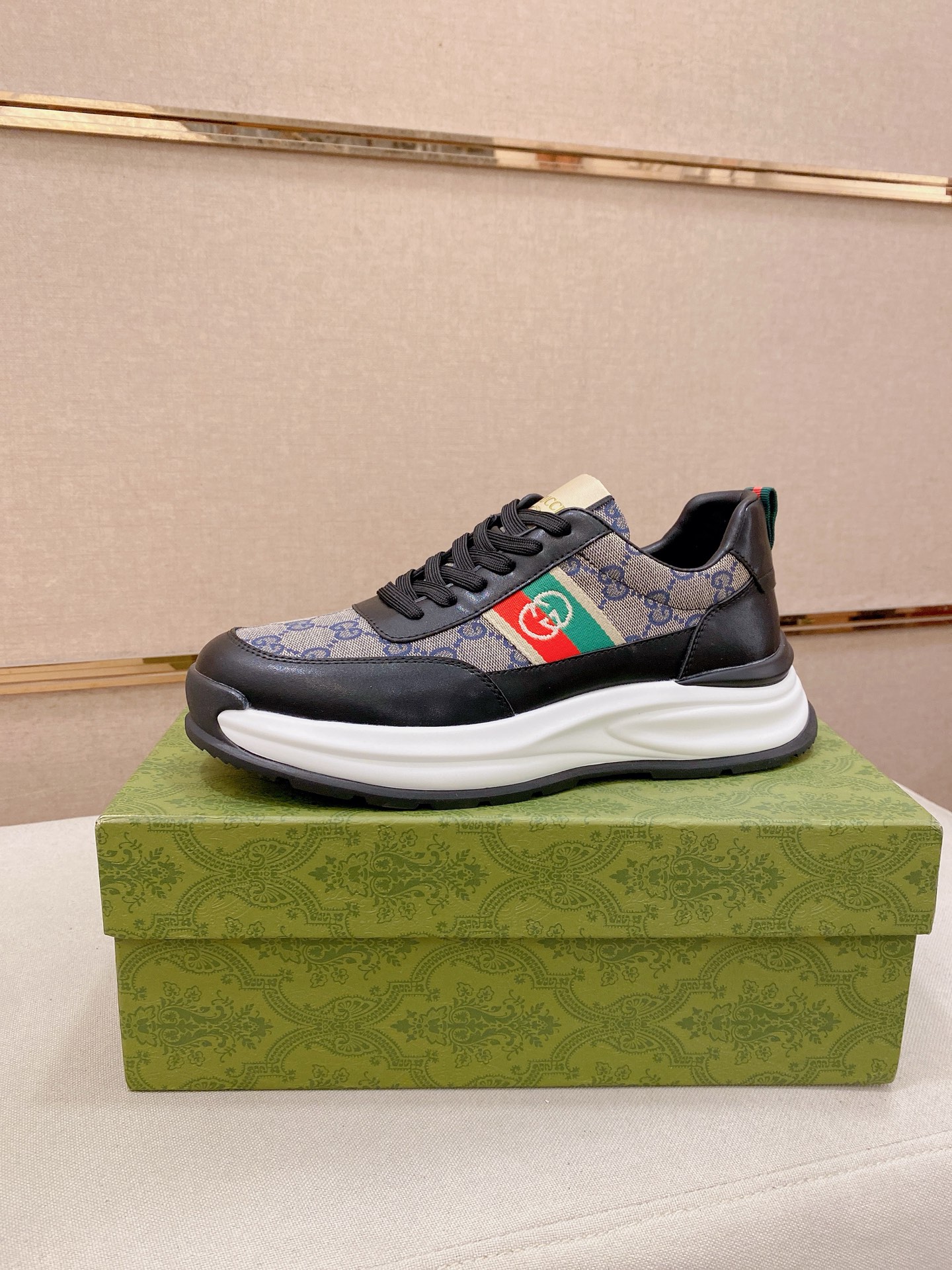 Gucci Style Leather Men's Shoes style reference detail image 1 from source 781395