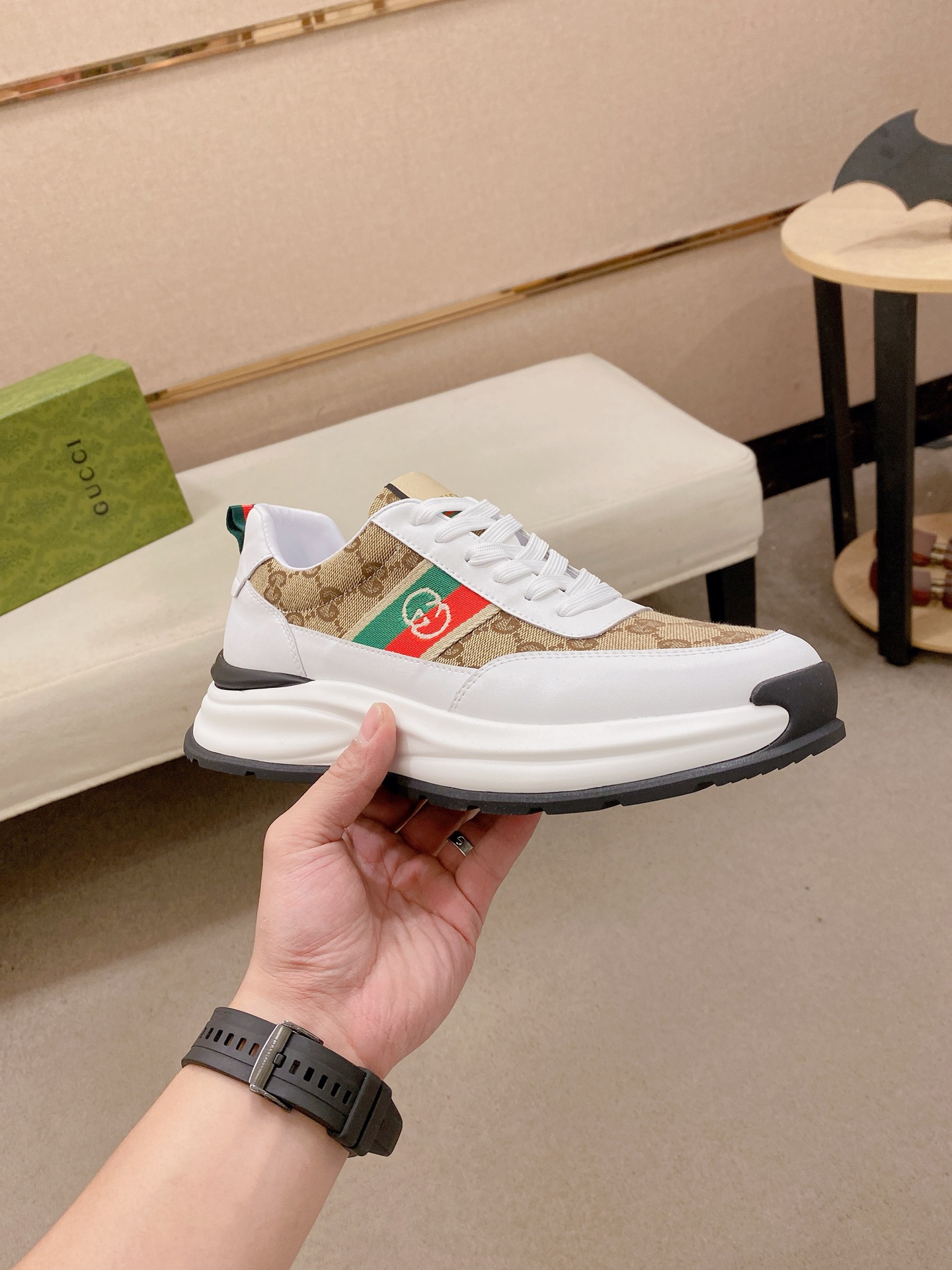 Gucci Style Leather Men's Shoes style reference detail image 4 from source 781396