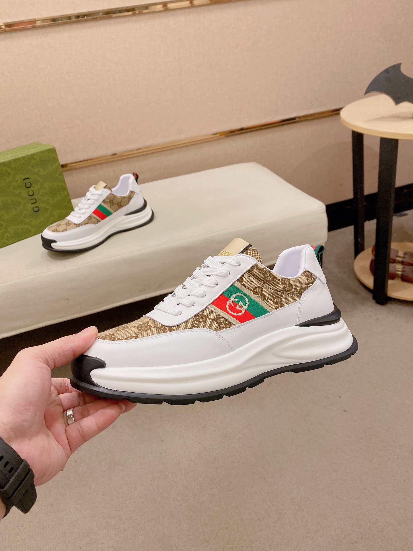 Gucci Style Leather Men's Shoes style reference detail image 3 from source 781396