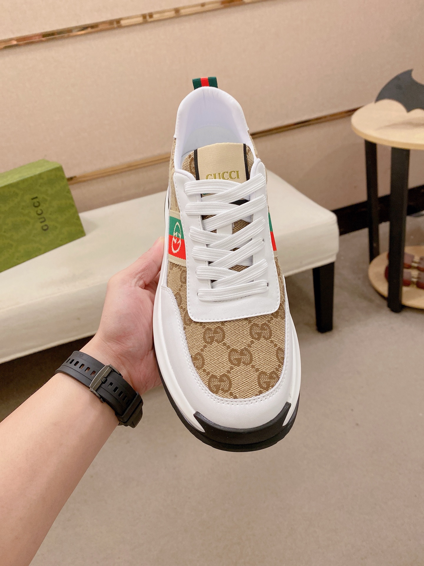 Gucci Style Leather Men's Shoes style reference detail image 2 from source 781396