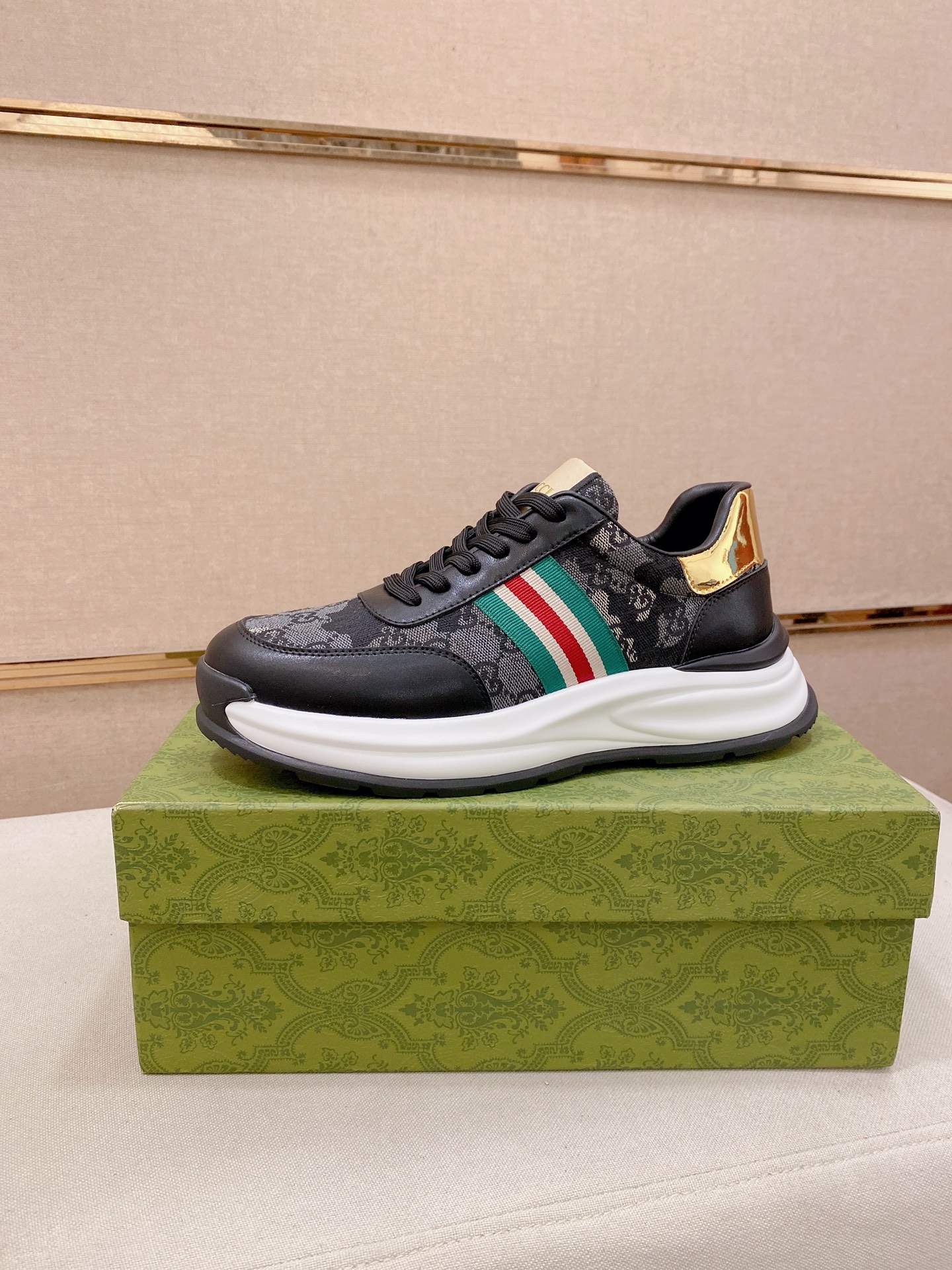 Gucci Style Leather Men's Shoes style reference detail image 1 from source 781397