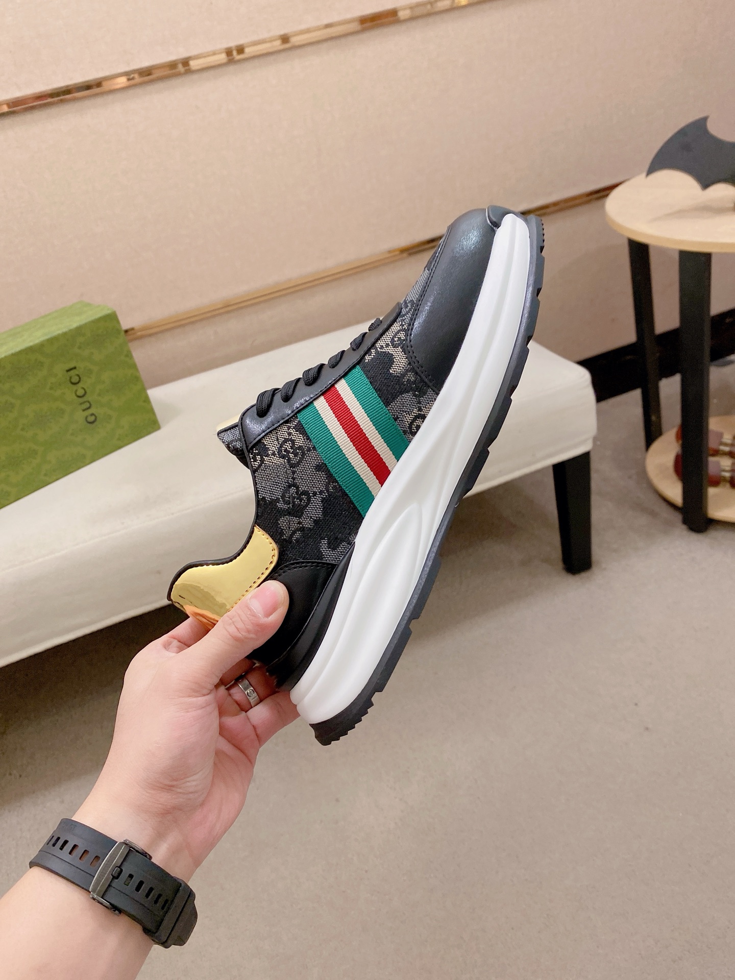 Gucci Style Leather Men's Shoes style reference detail image 5 from source 781397