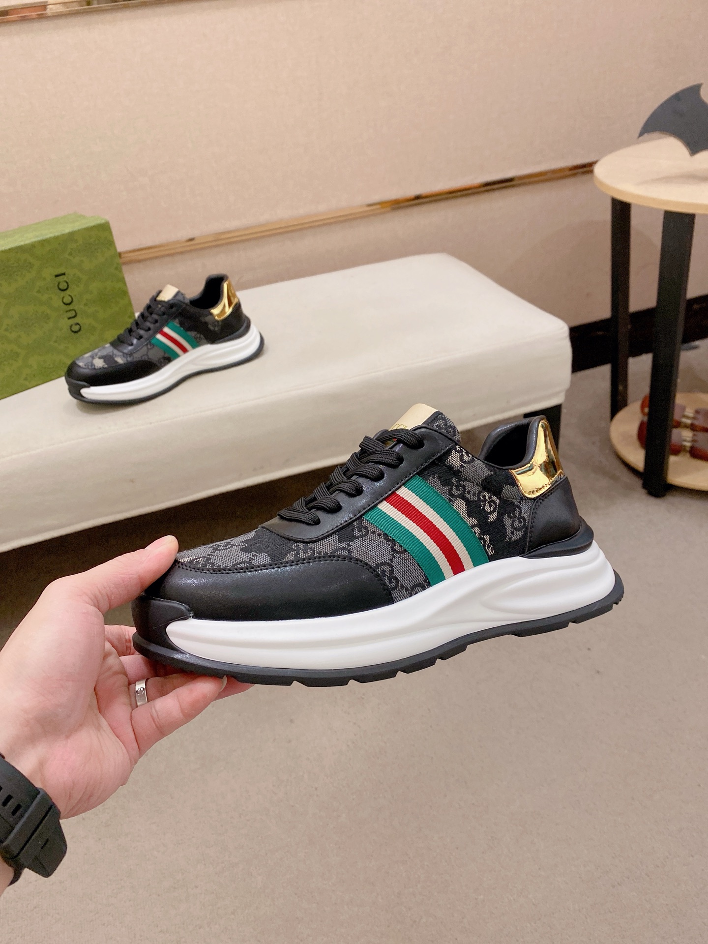 Gucci Style Leather Men's Shoes style reference detail image 3 from source 781397