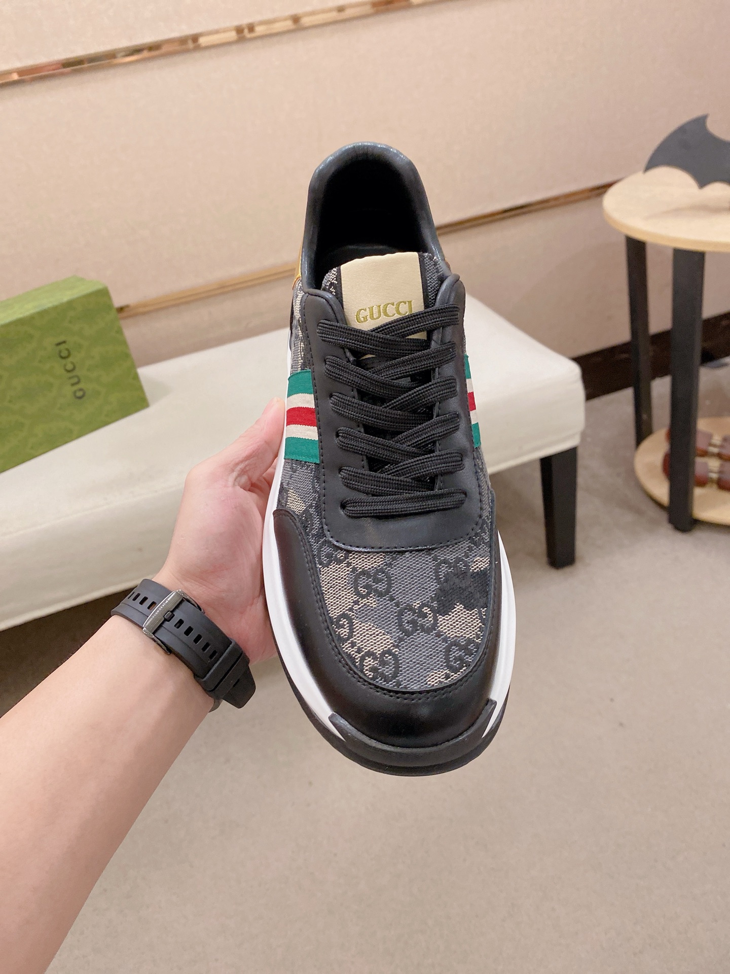 Gucci Style Leather Men's Shoes style reference detail image 2 from source 781397
