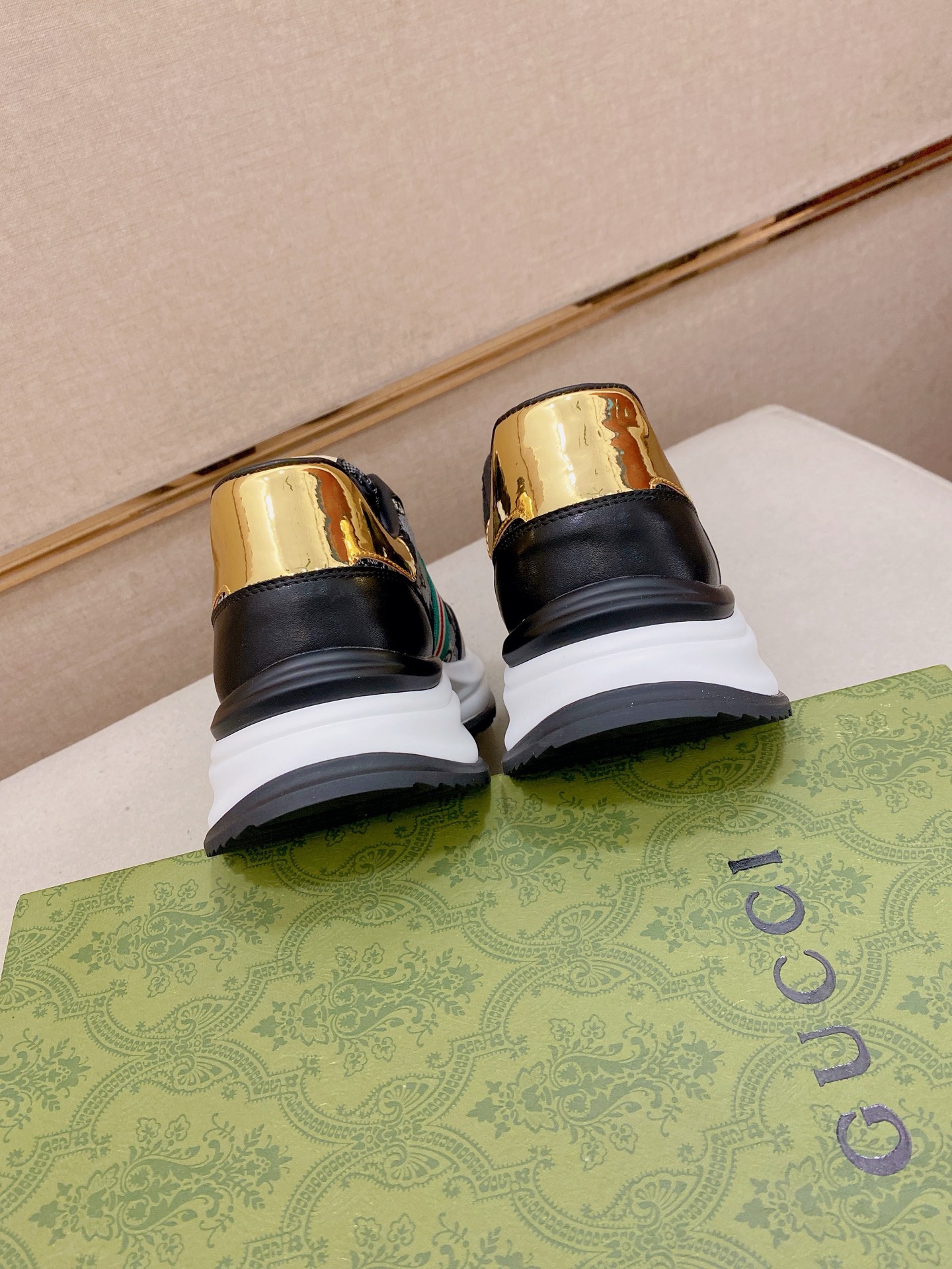 Gucci Style Leather Men's Shoes style reference detail image 8 from source 781397