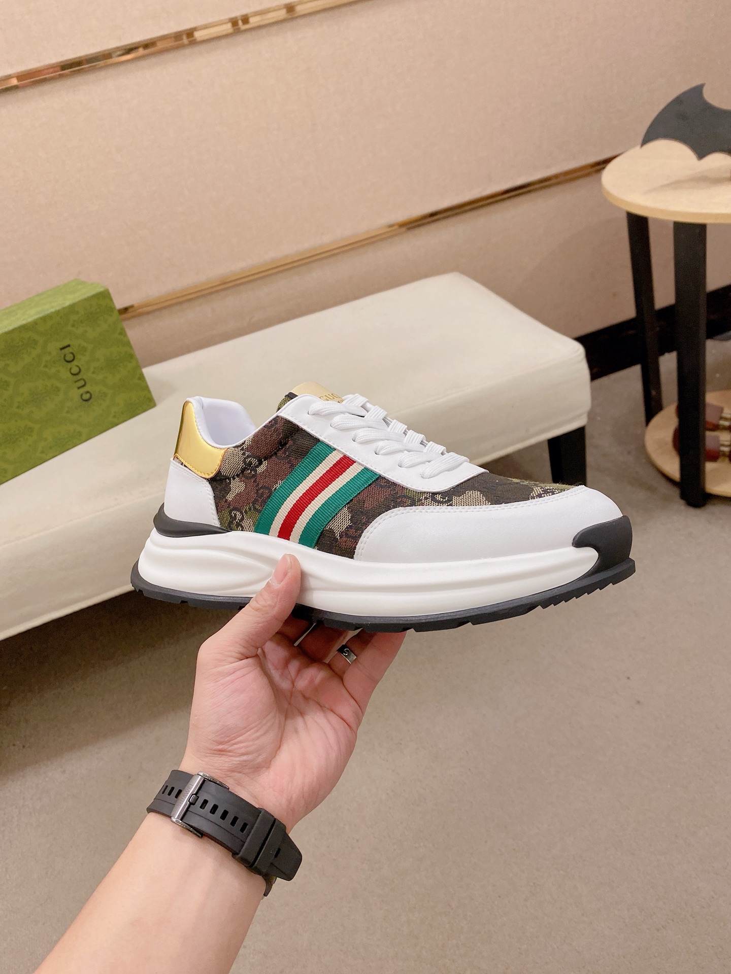 Gucci Style Leather Men's Shoes style reference detail image 4 from source 781398